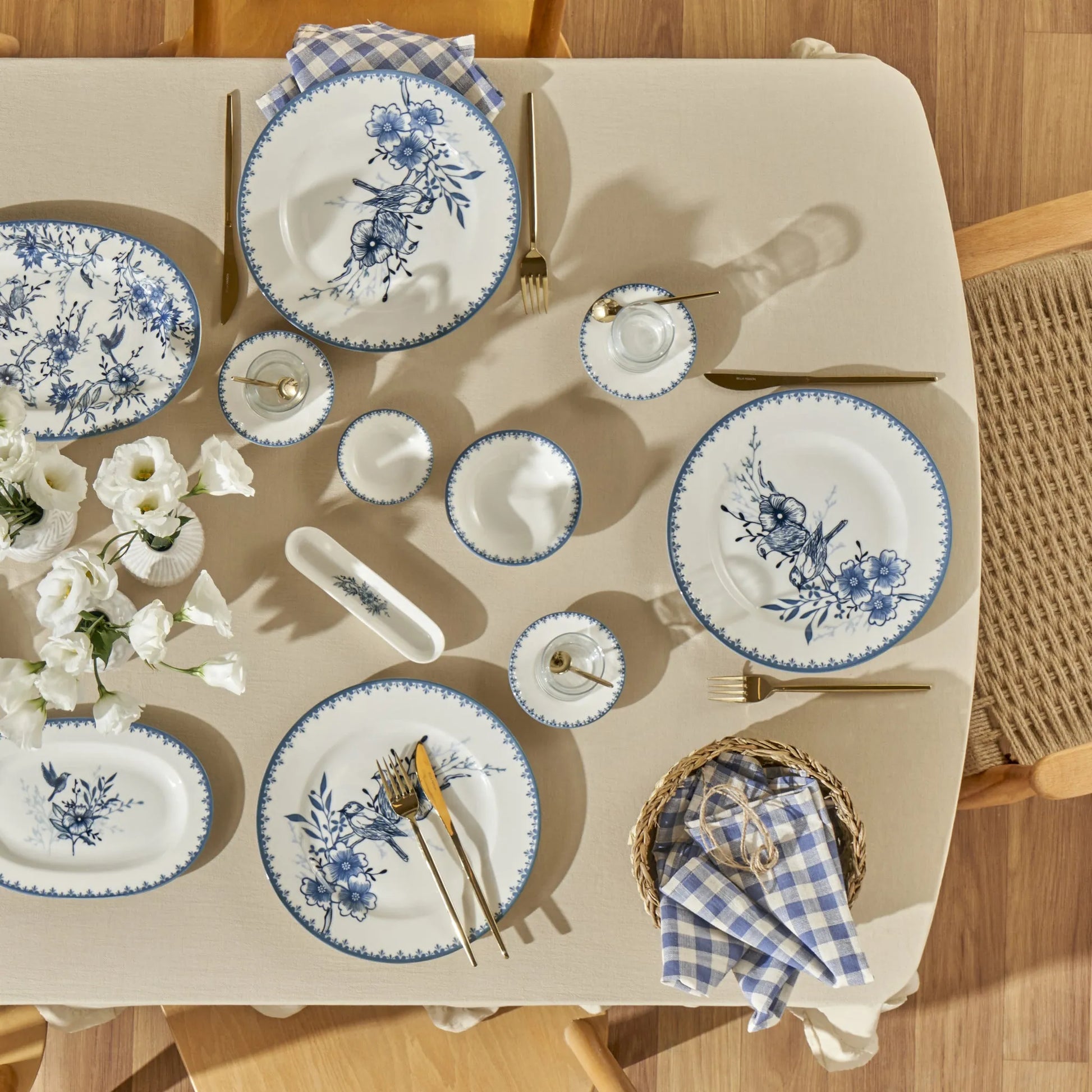 Bleu Blanc Porcelain Dinner Plate - 10" side view