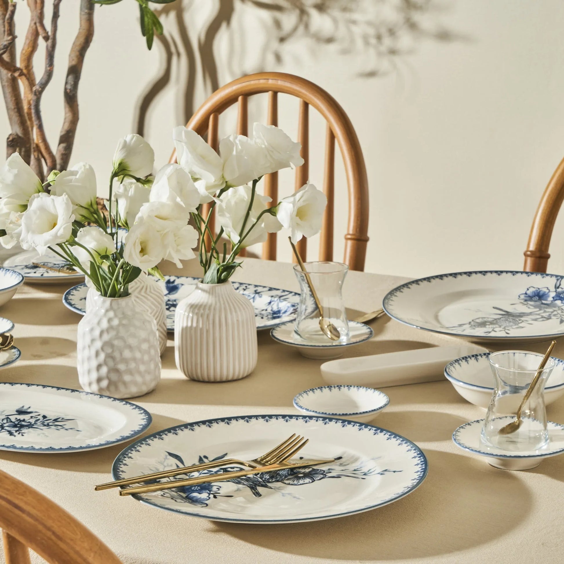 Bleu Blanc Porcelain Dinner Plate - 10" design detail