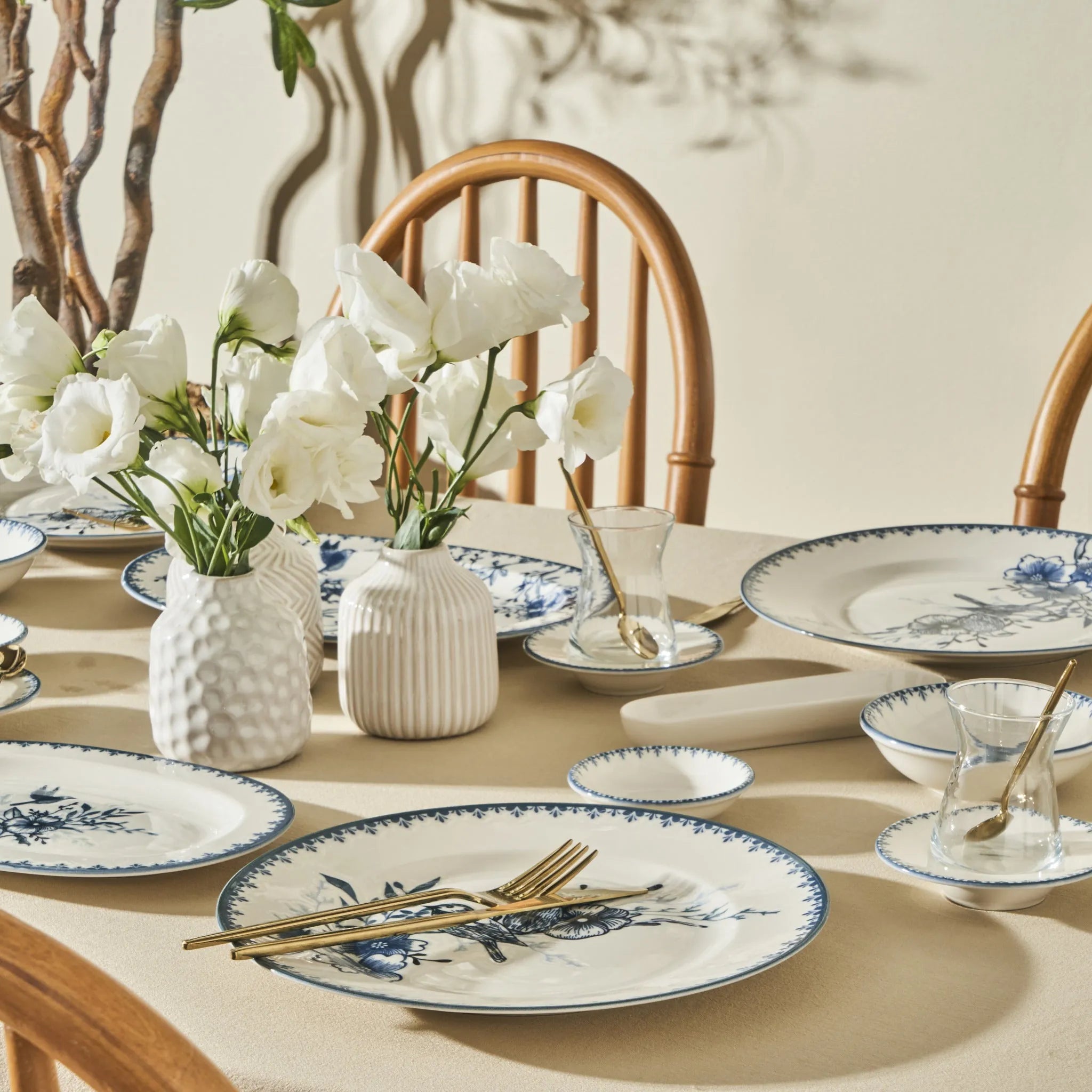 Bleu Blanc Porcelain Dinner Plate - 10" design detail