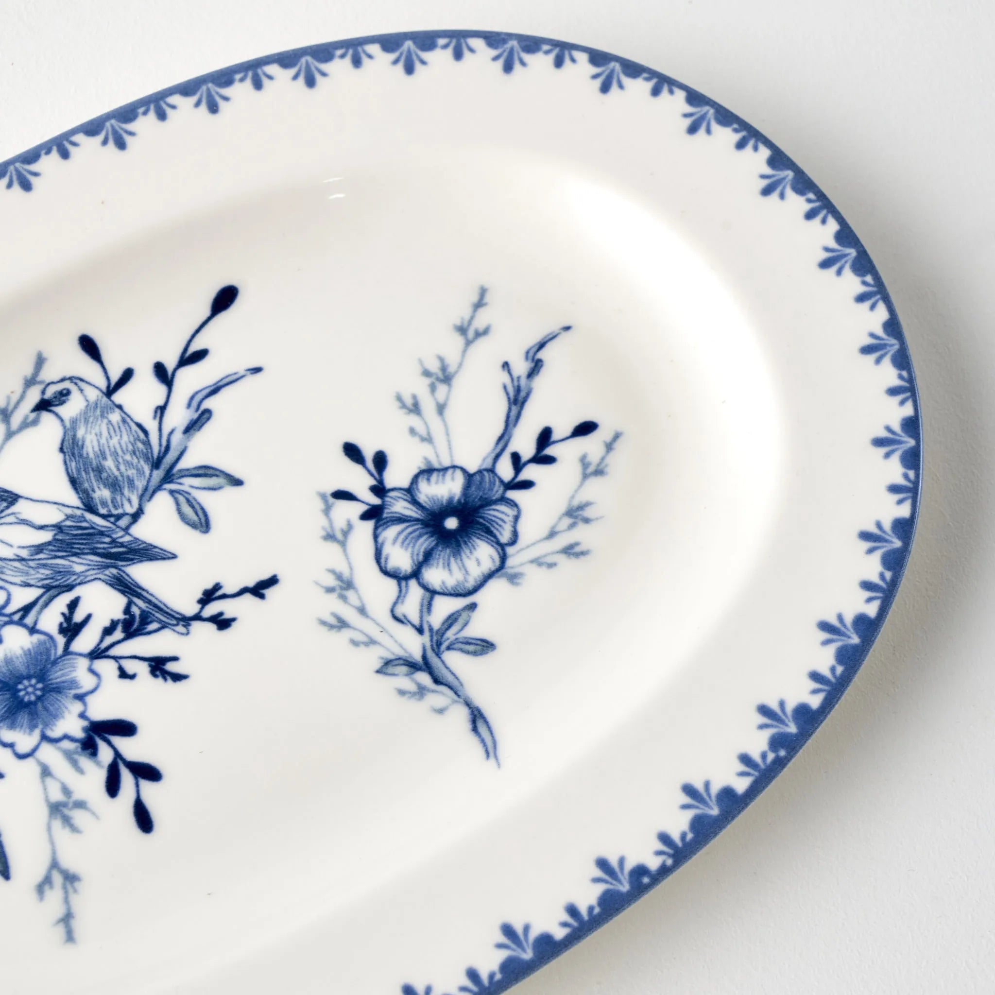 Bleu Blanc Porcelain Serving Platter - 9.5" detail view