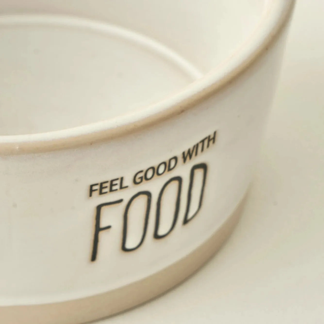 Bohemia Stoneware Serving Bowl detail view