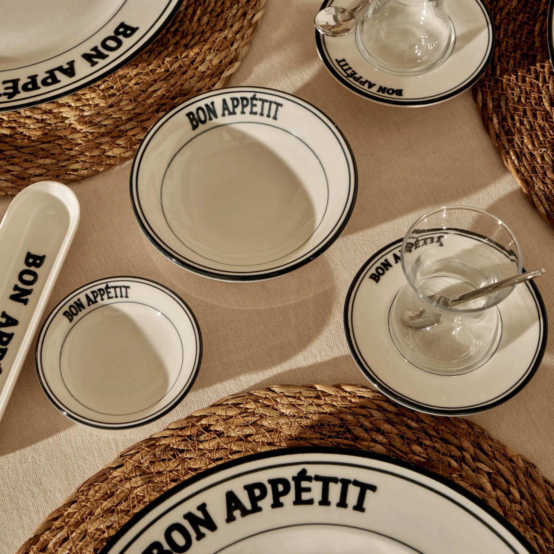 Bon Appetit Porcelain Appetizer Bowl design detail