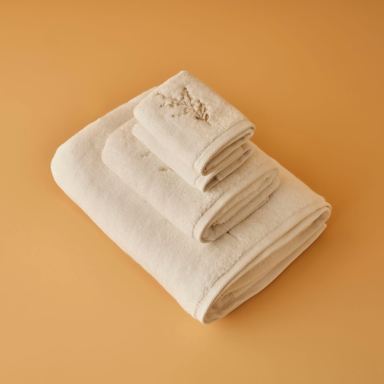 Exclusive Floral Embroidered Cotton Towel Set (4 Piece)
