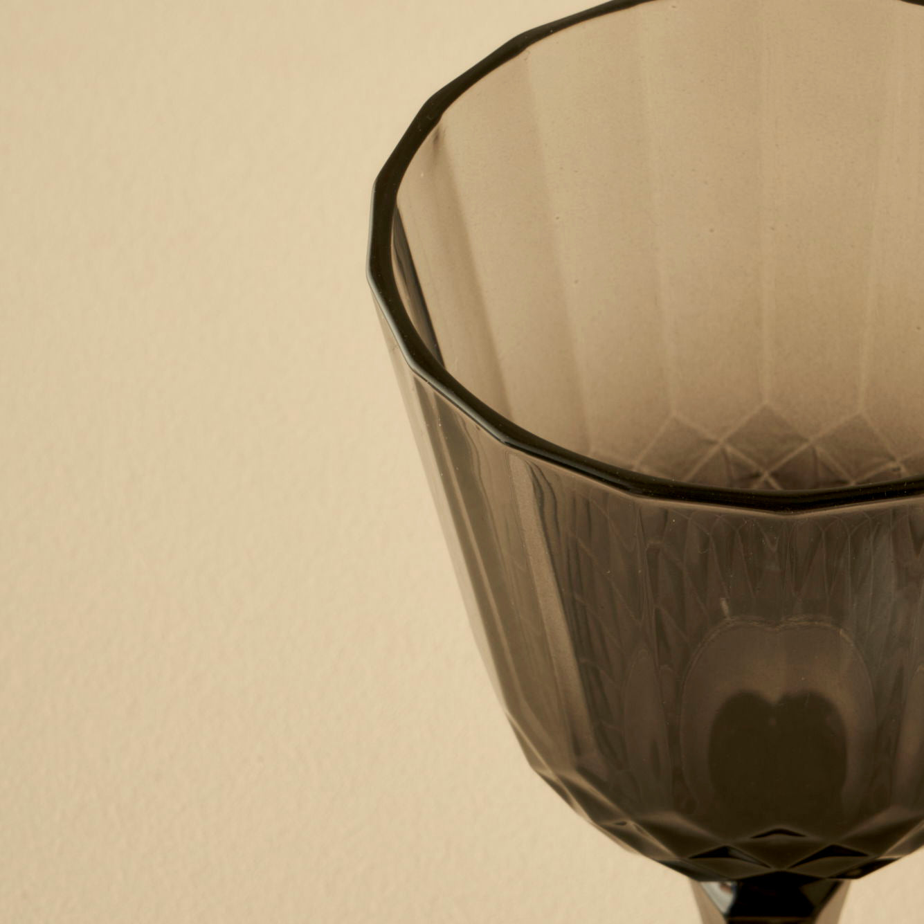 Colore Crystal Cut Wine Glass