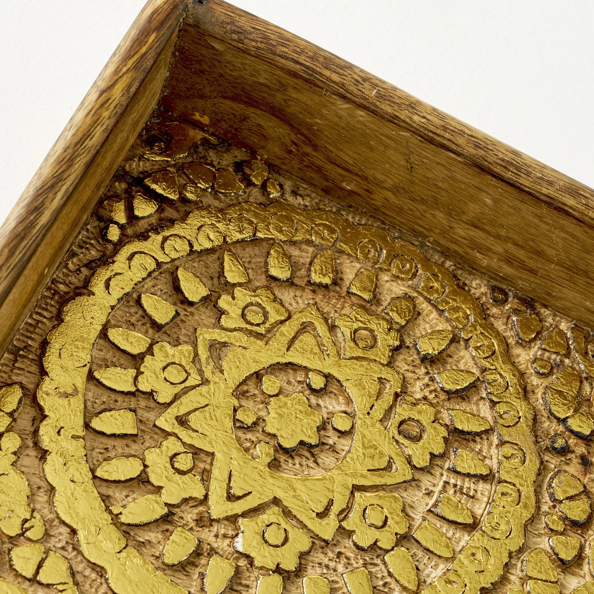 Cera Carved Mango Wood Decorative Tray texture detail