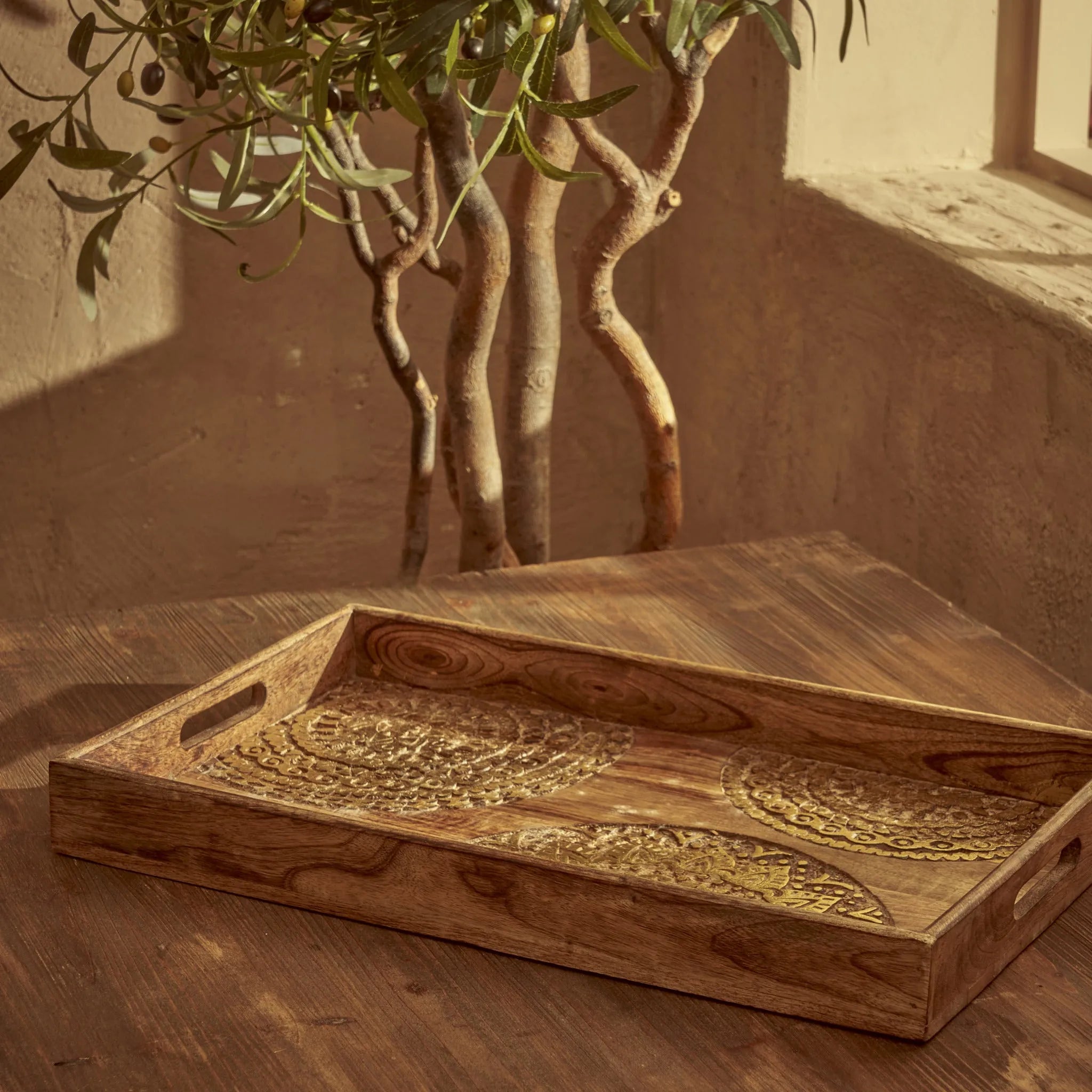 Cera Carved Mango Wood Decorative Tray design detail