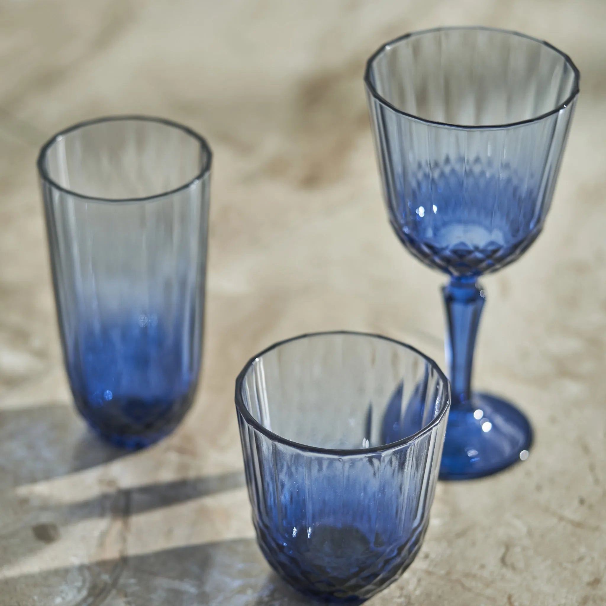 Colore Crystal Cut Wine Glass detail view