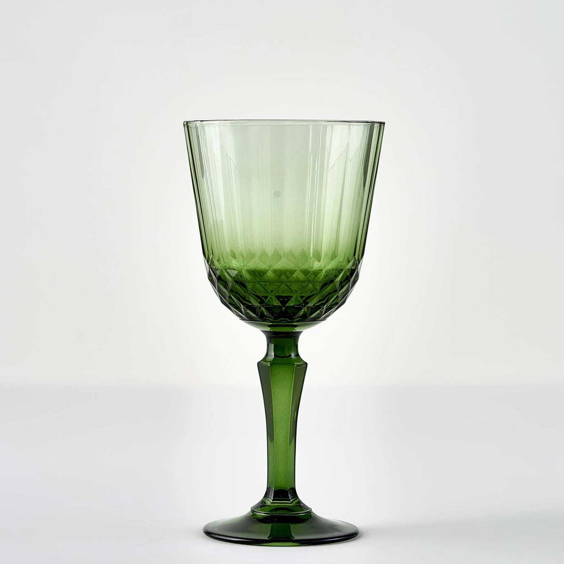 Colore Crystal Cut Wine Glass texture detail