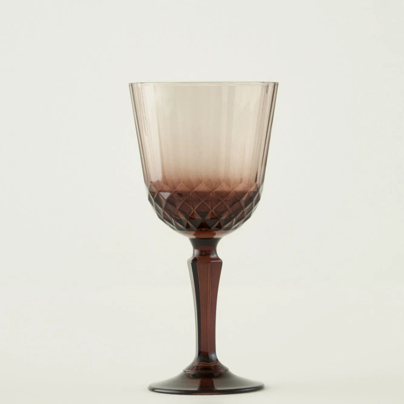 Colore Crystal Cut Wine Glass close up view