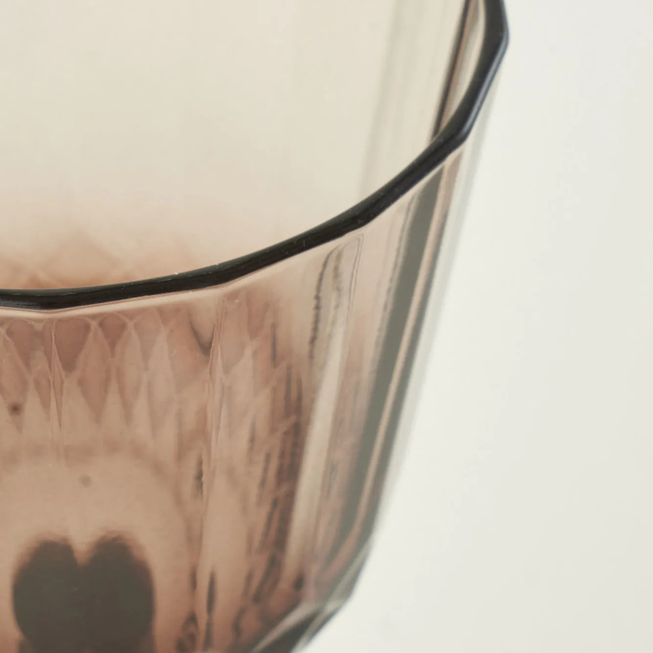 Colore Crystal Cut Wine Glass base detail