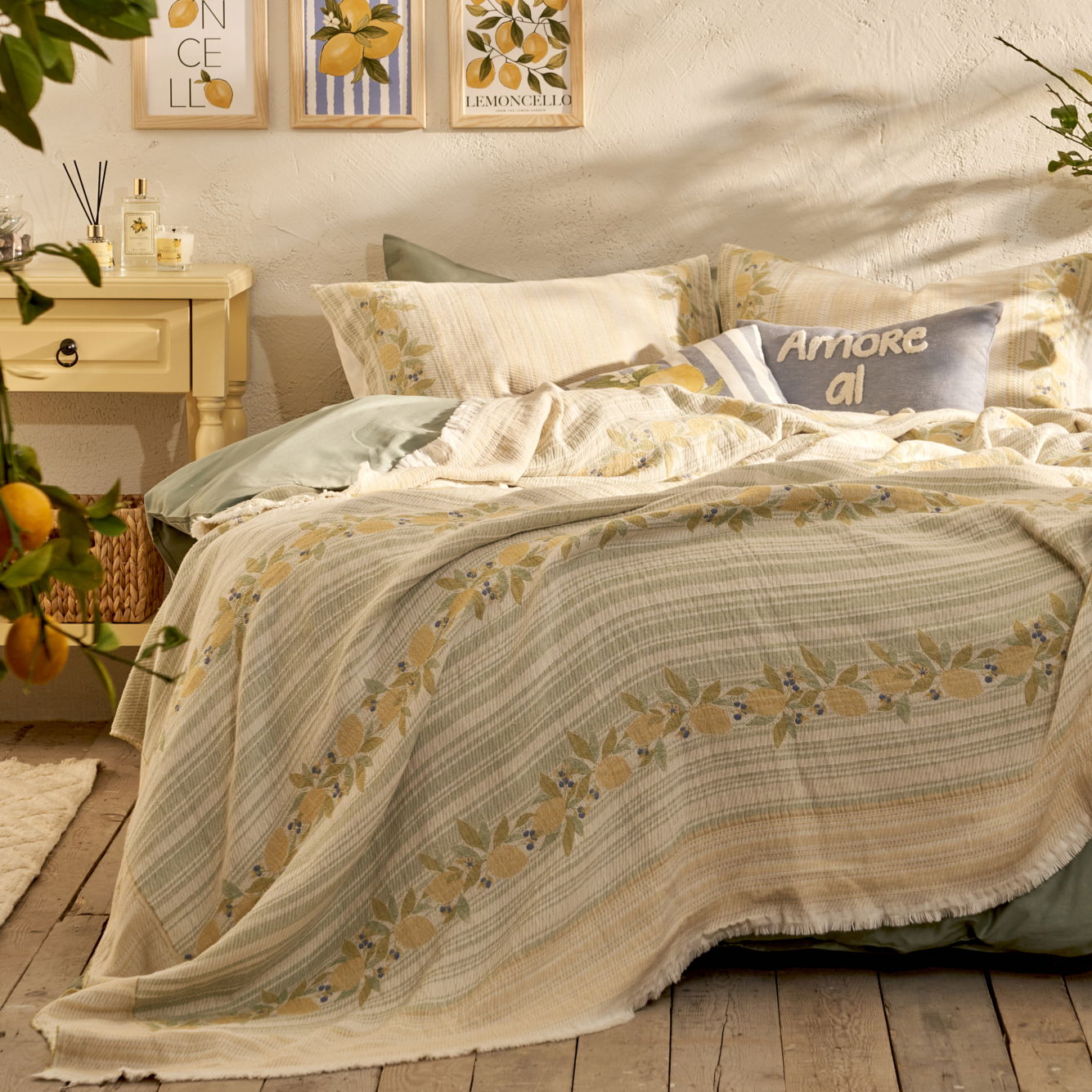 Lemoncello Cotton Jacquard Coverlet with Shams