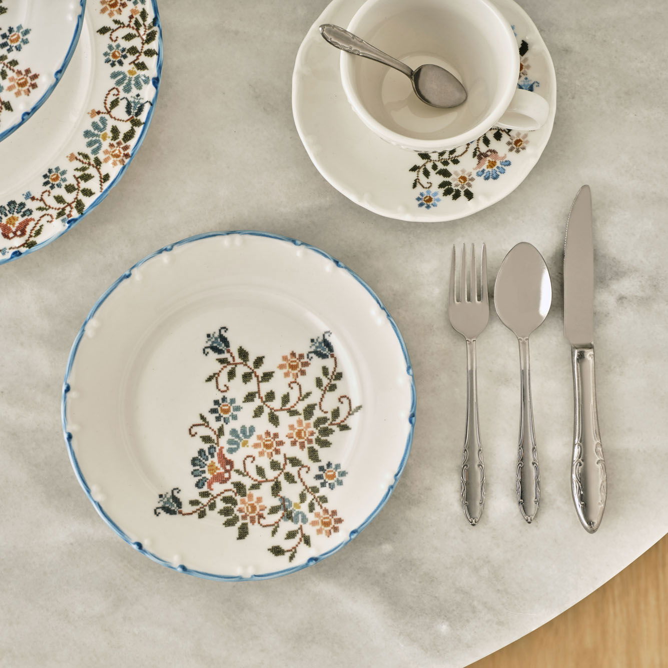 Vintage 18-Piece Flatware Set