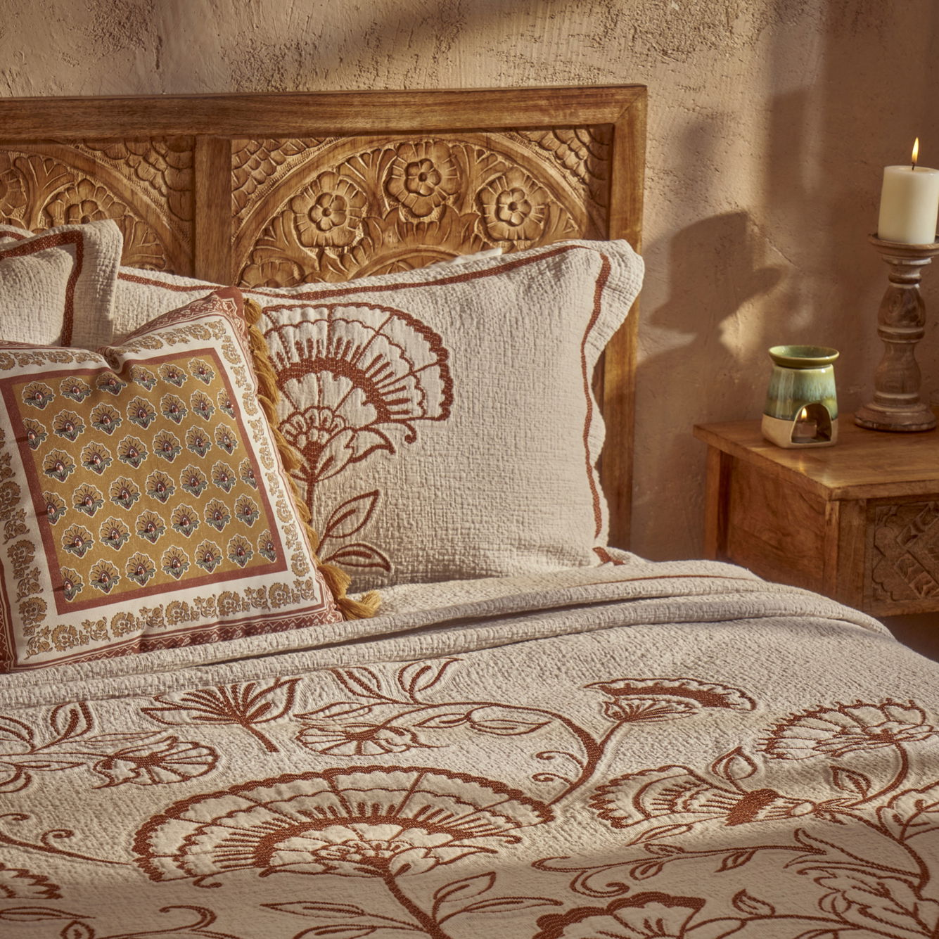 Indian Bloss Cotton Jacquard Coverlet with Shams