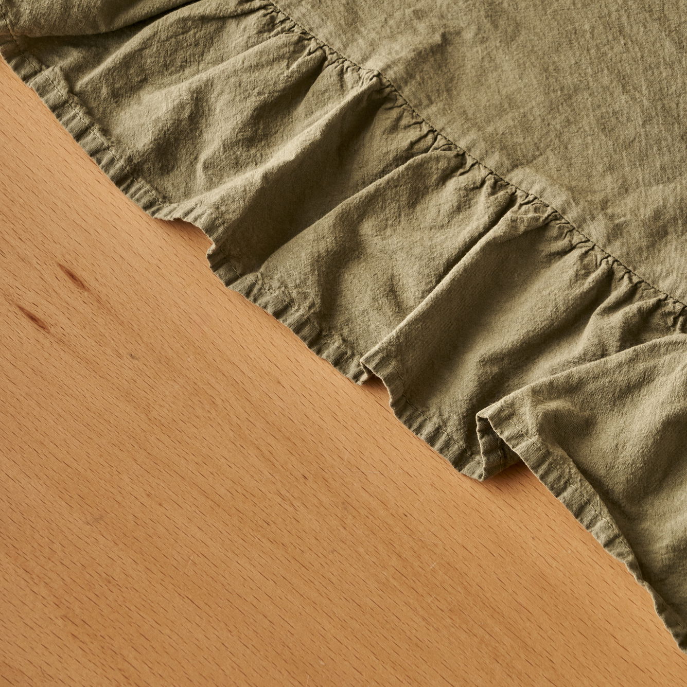 Elegance Ruffled Cotton Table Runner