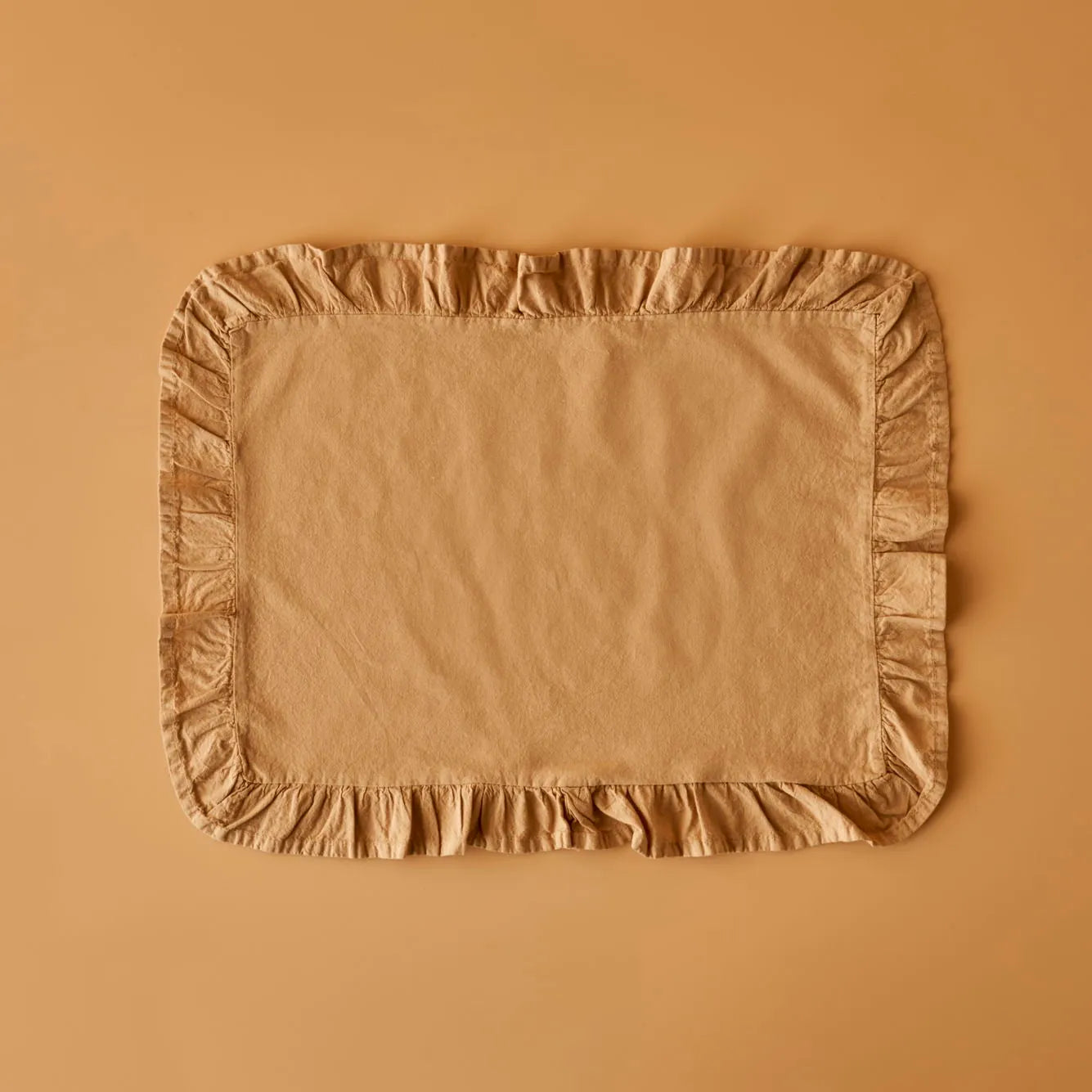 Elegance Cotton Ruffled Edge Placemat side view