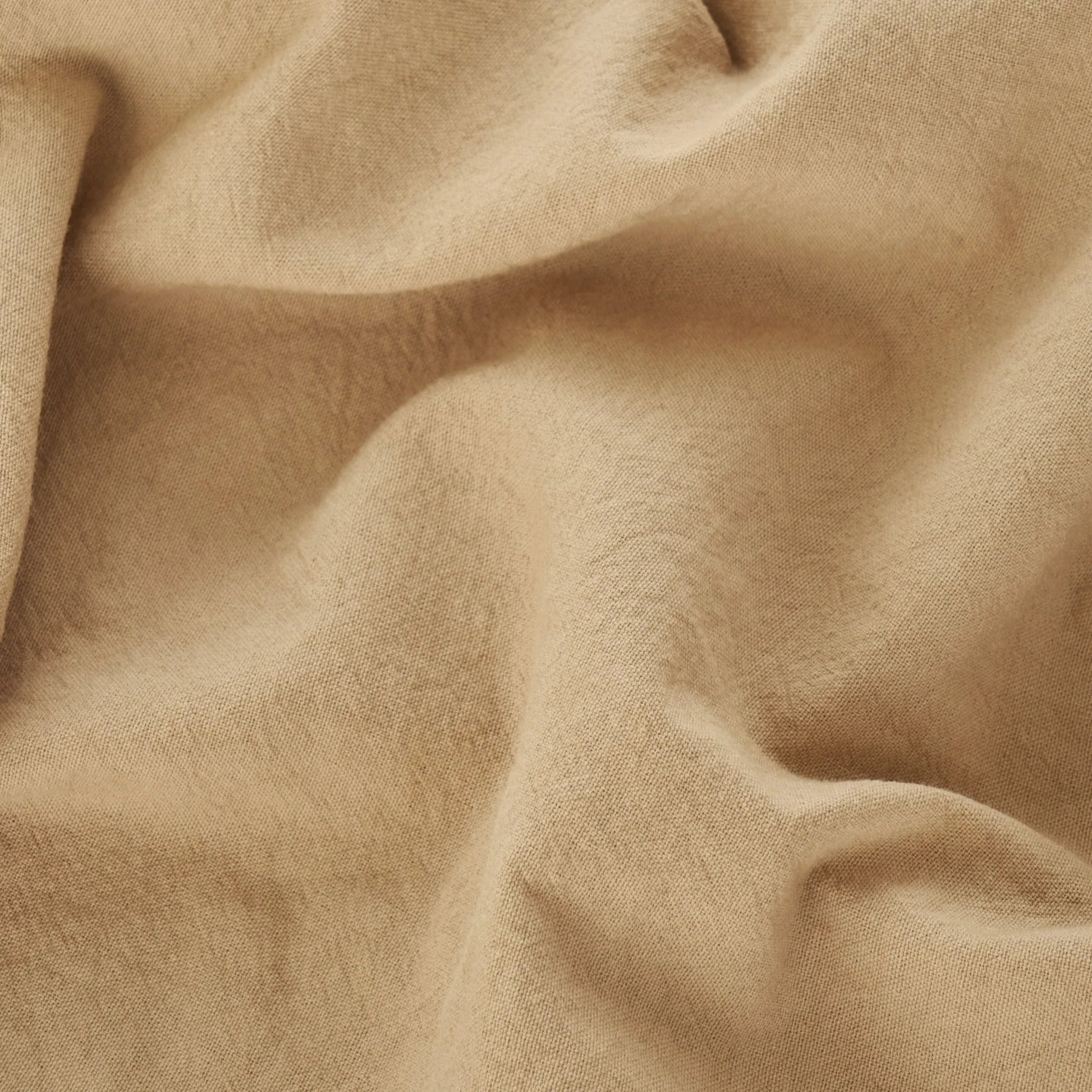 Elegance Ruffled Edge Tablecloth detail view