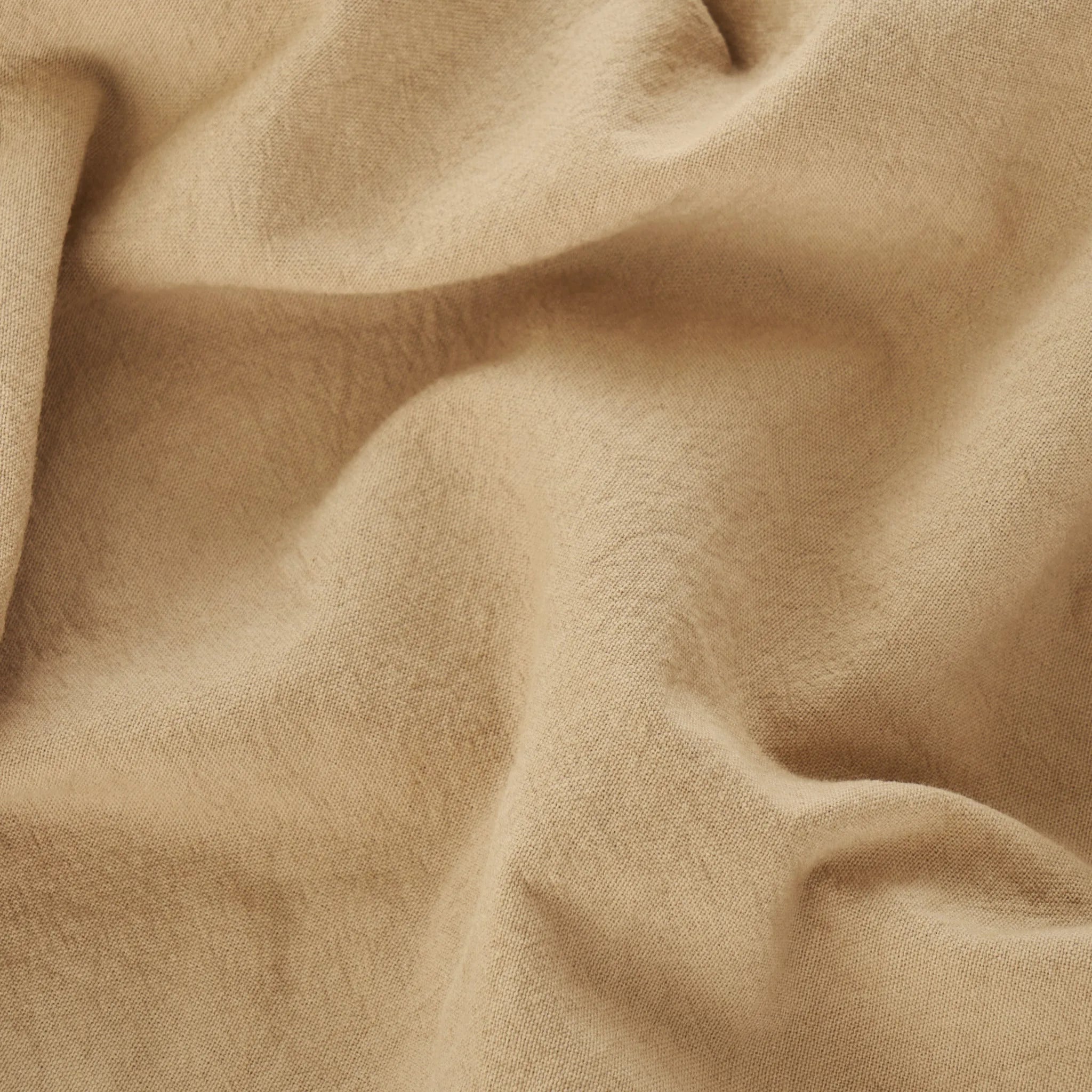 Elegance Ruffled Edge Tablecloth detail view