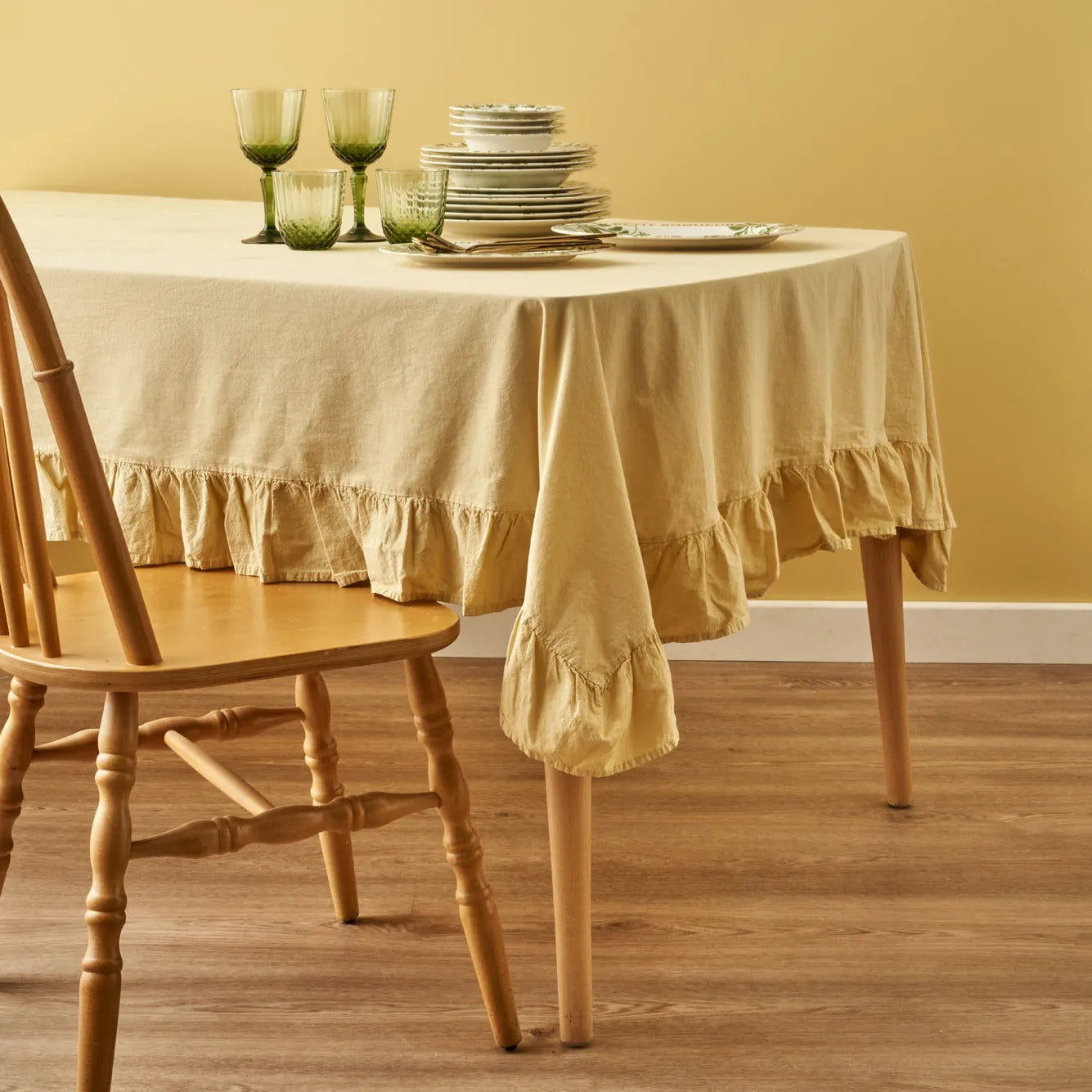 Elegance Ruffled Edge Tablecloth side view