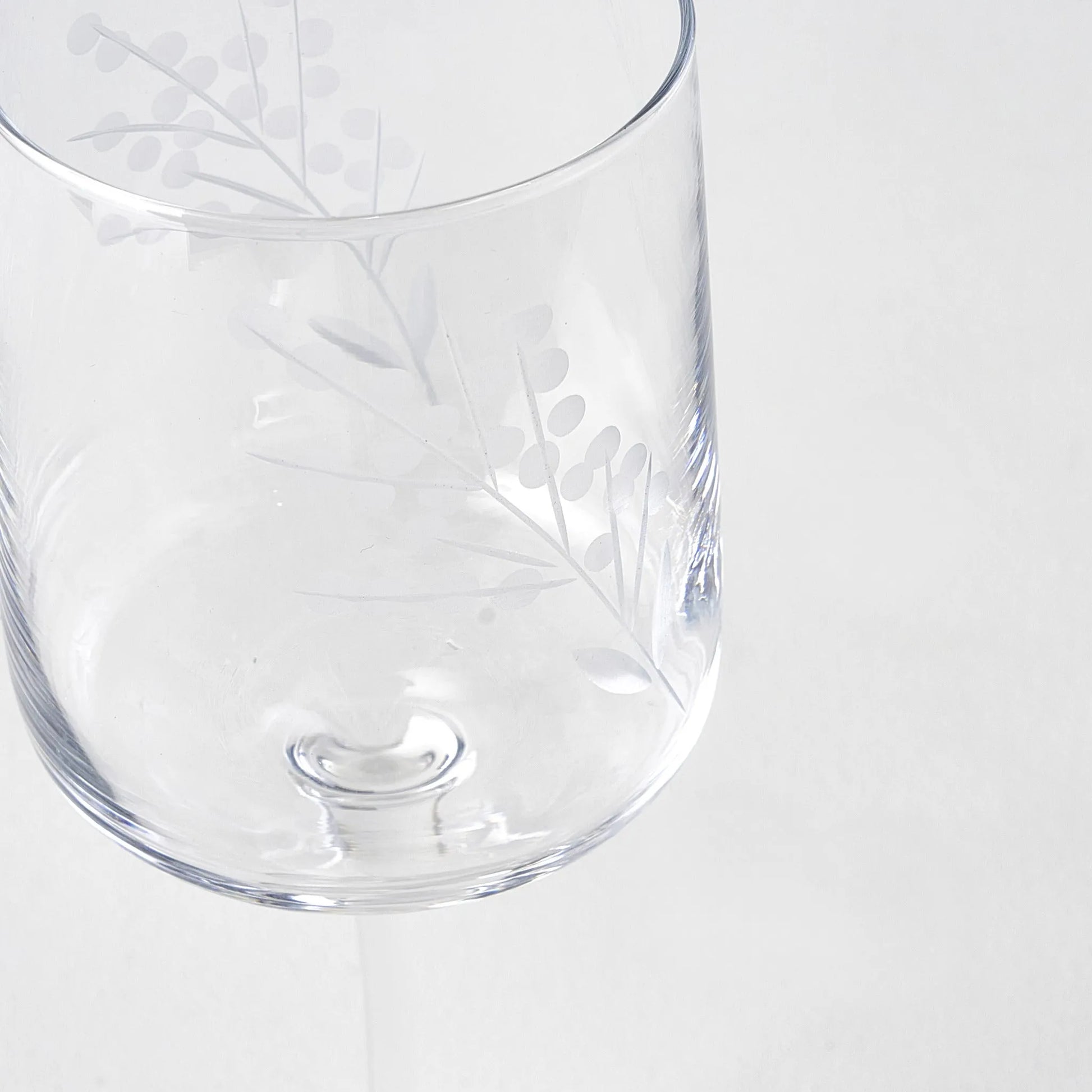 Exclusive Etched Floral Wine Glass (Set of 6) texture detail
