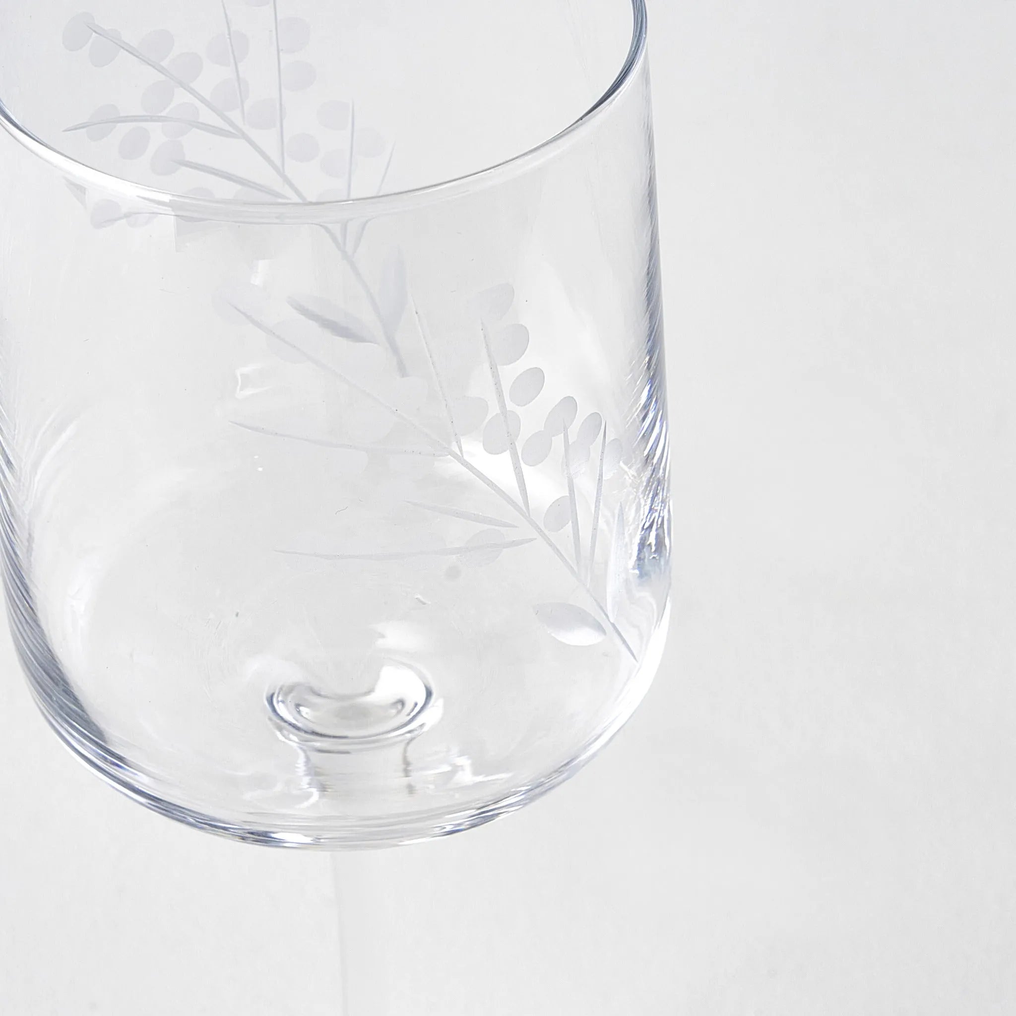 Exclusive Etched Floral Wine Glass (Set of 6) texture detail