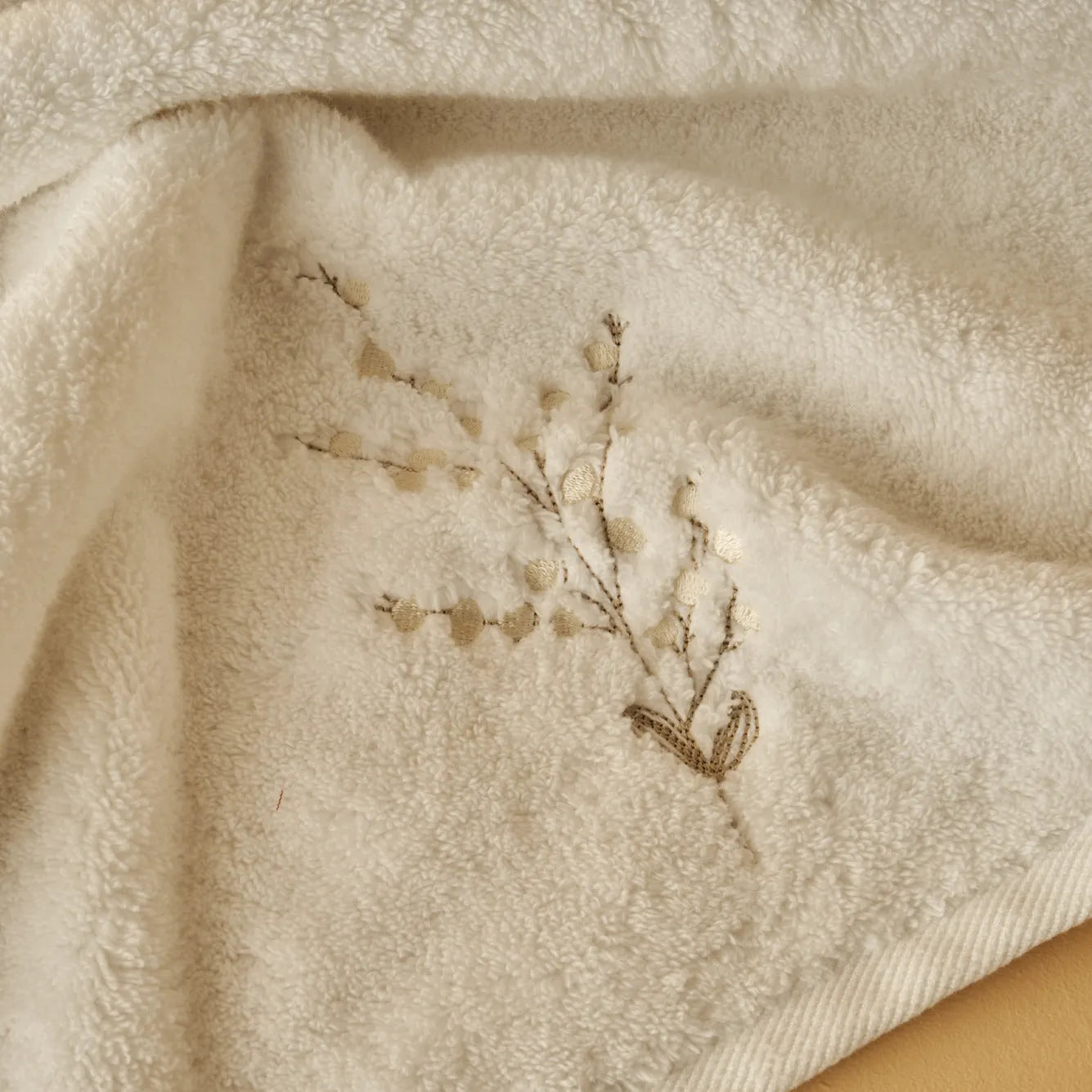 Exclusive Floral Embroidered Cotton Towel Set (4 Piece) detail view
