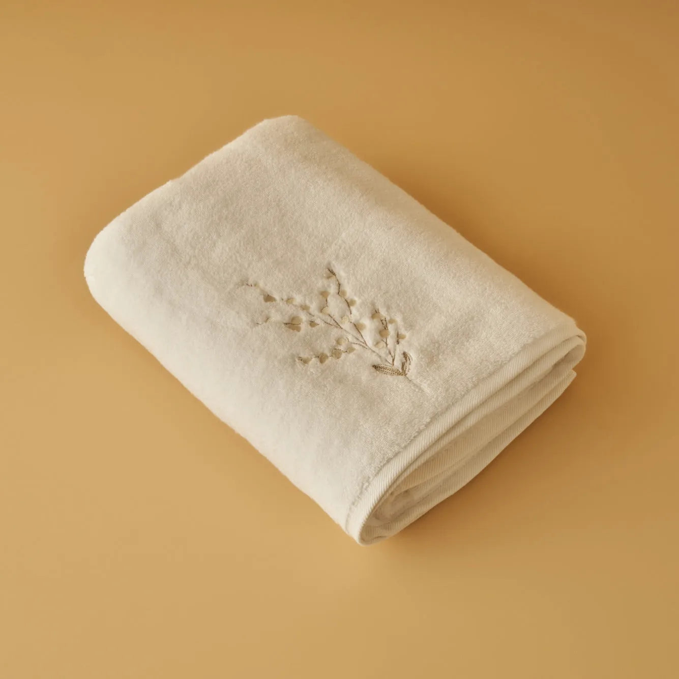 Exclusive Floral Embroidered Cotton Towel Set (4 Piece) texture detail