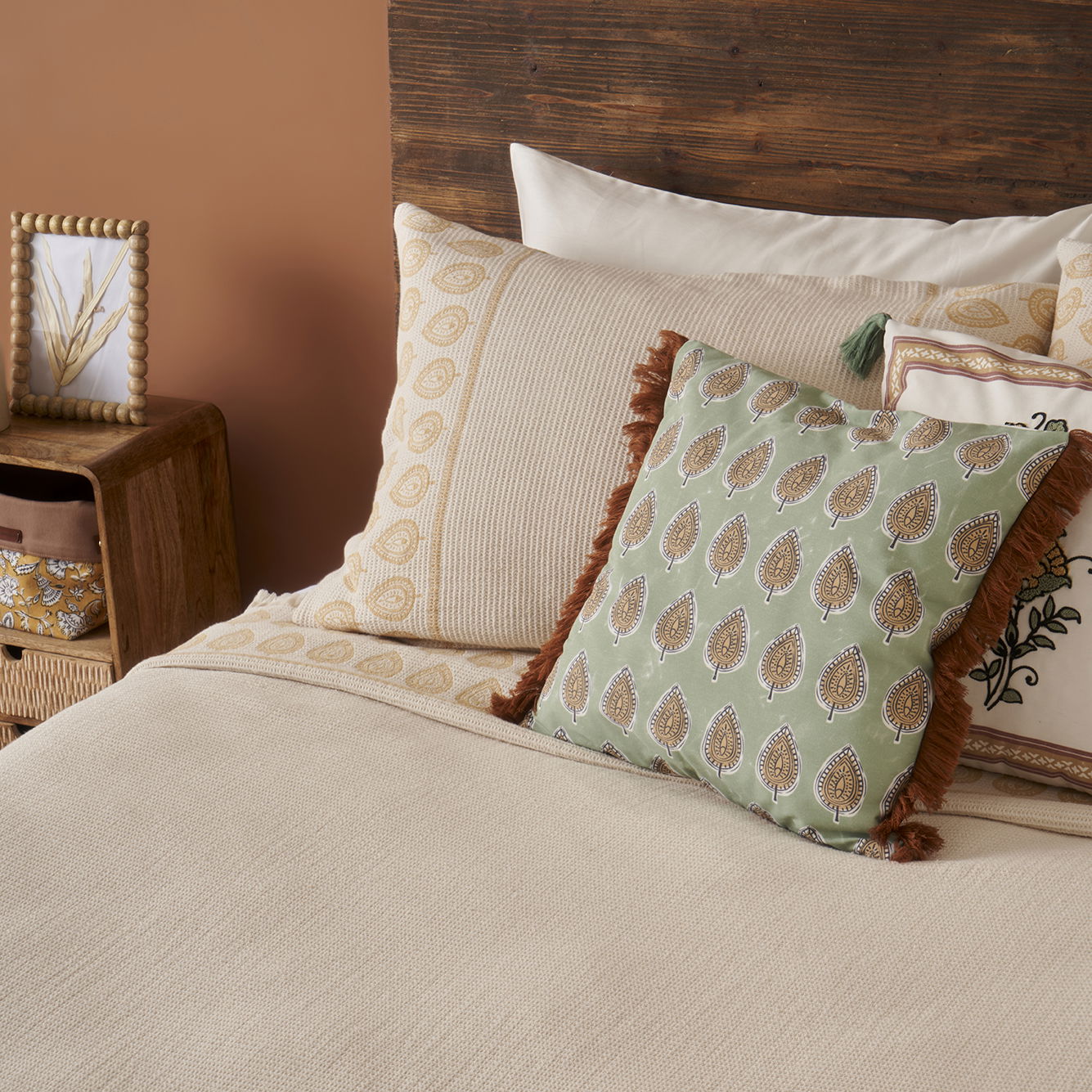 Indian Art Cotton Jacquard Coverlet with Shams