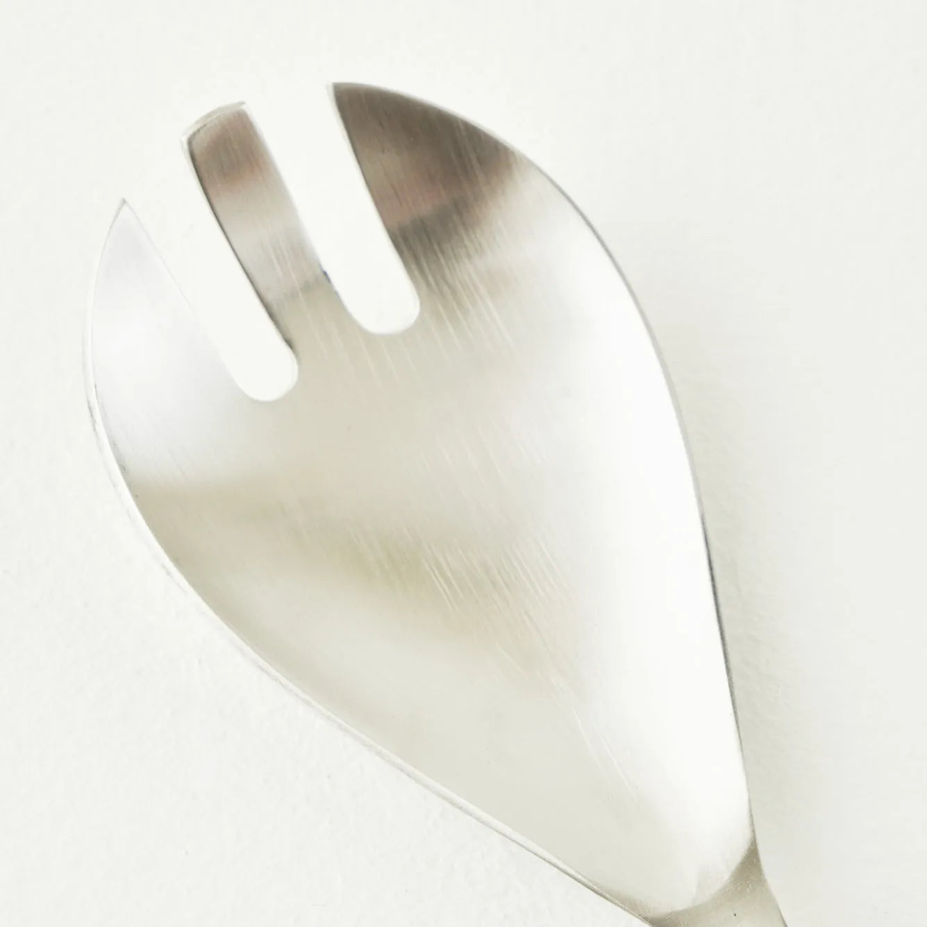 Finta Stainless Steel Salad Serving Set texture detail