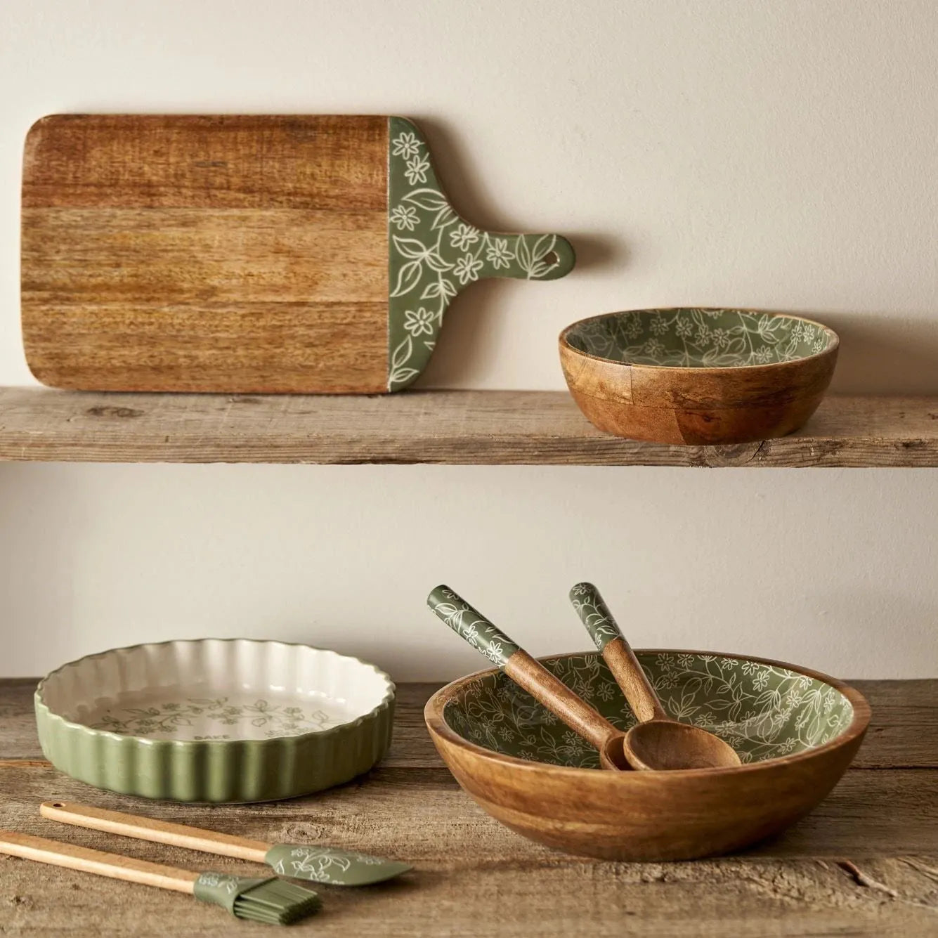 Floral Mango Wood Cutting Board texture detail