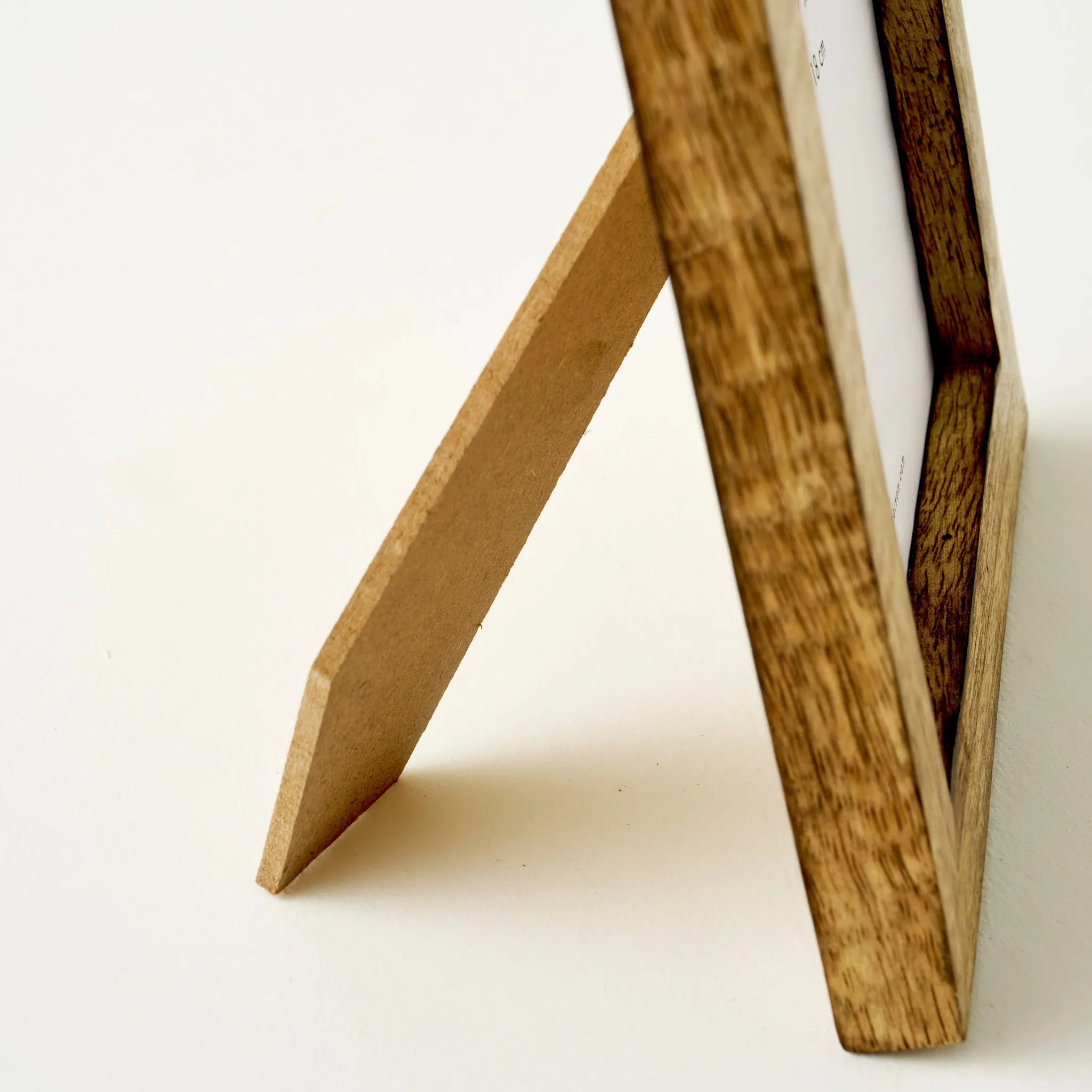Frida Mango Wood Picture Frame texture detail