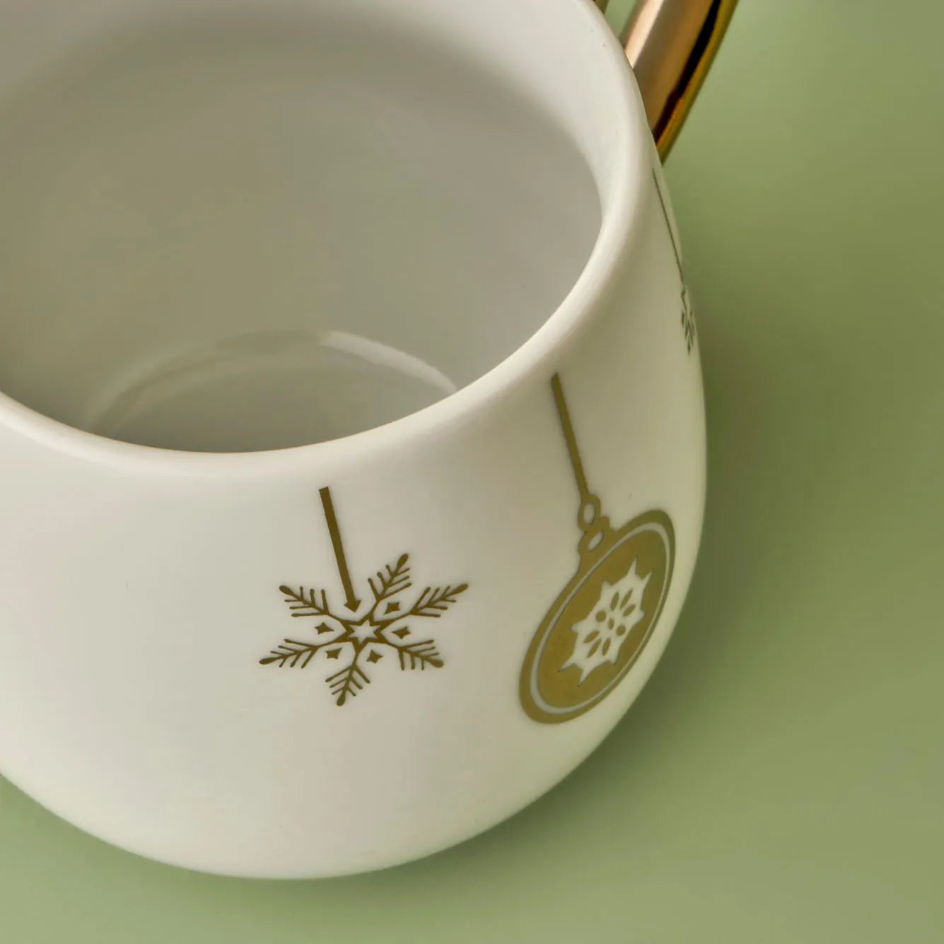 Frost Gold Porcelain Mug detail view