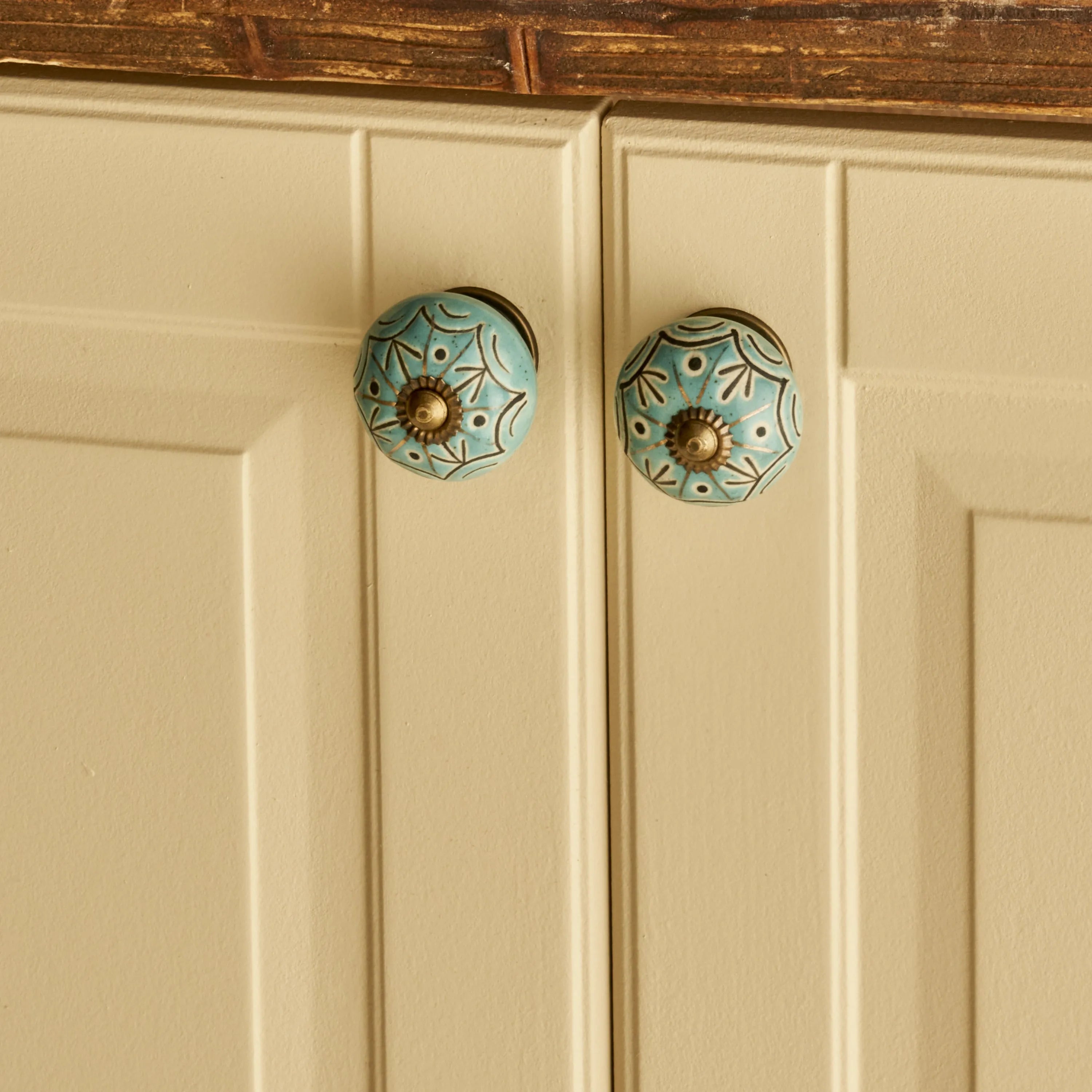 Gemma Ceramic Cabinet Knobs (Set of 2) detail view