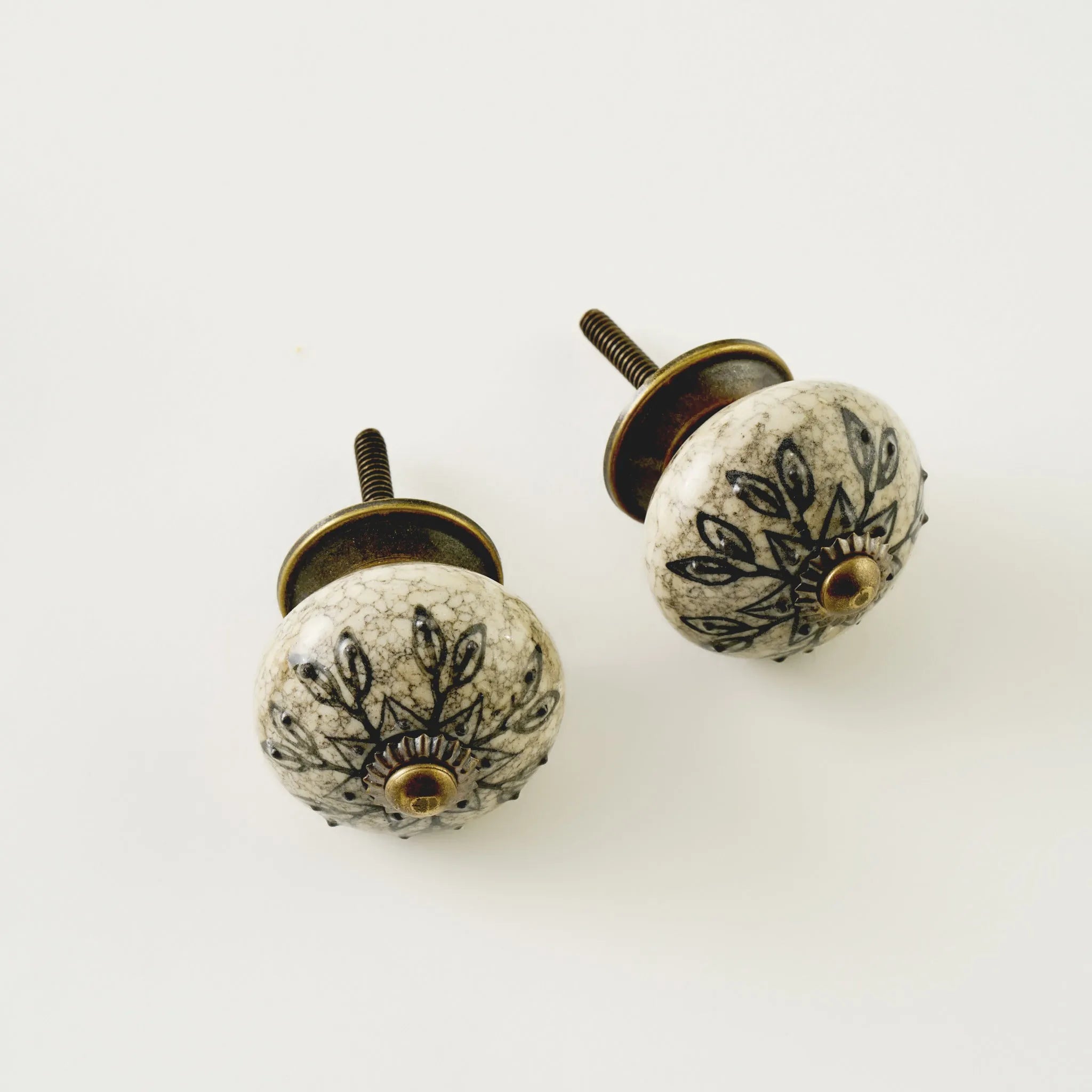 Gia Ceramic Cabinet Knobs (Set of 2) texture detail