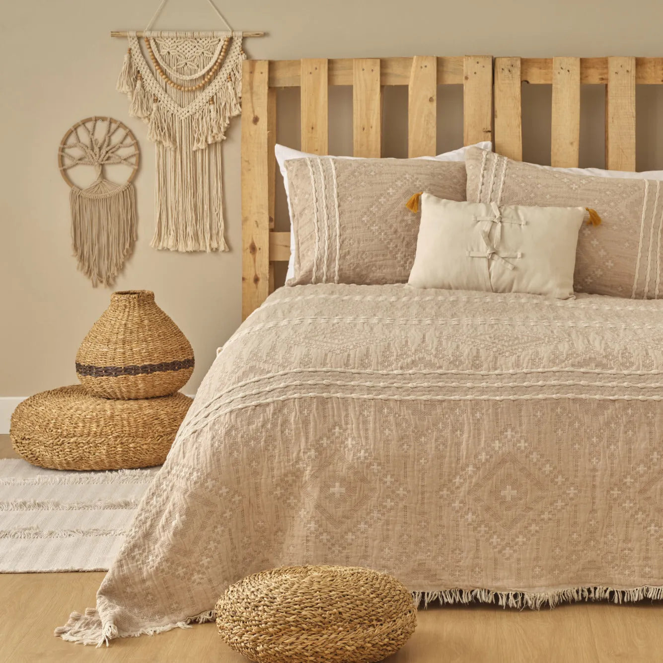 Glorinda Cotton Coverlet with Shams