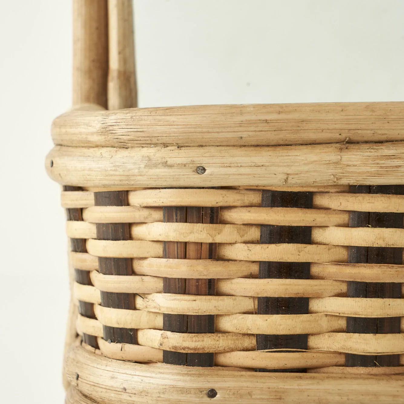 Grin Tabletop Mirror With Basket Base detail view