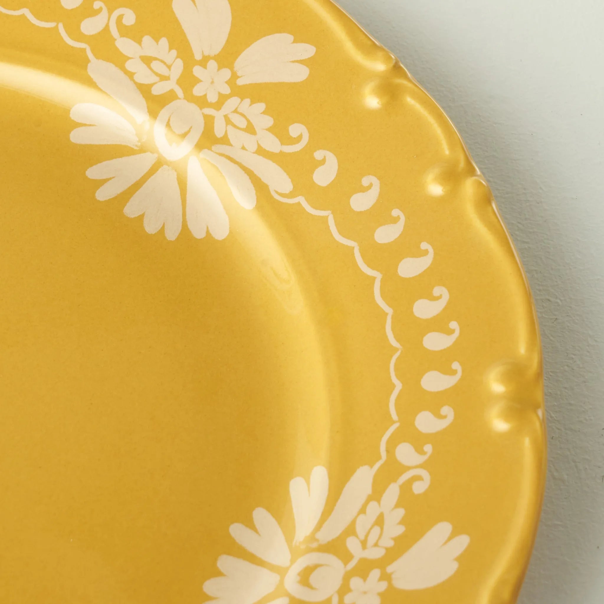 Indian 12 Piece Porcelain Mustard Dinnerware Set detail view