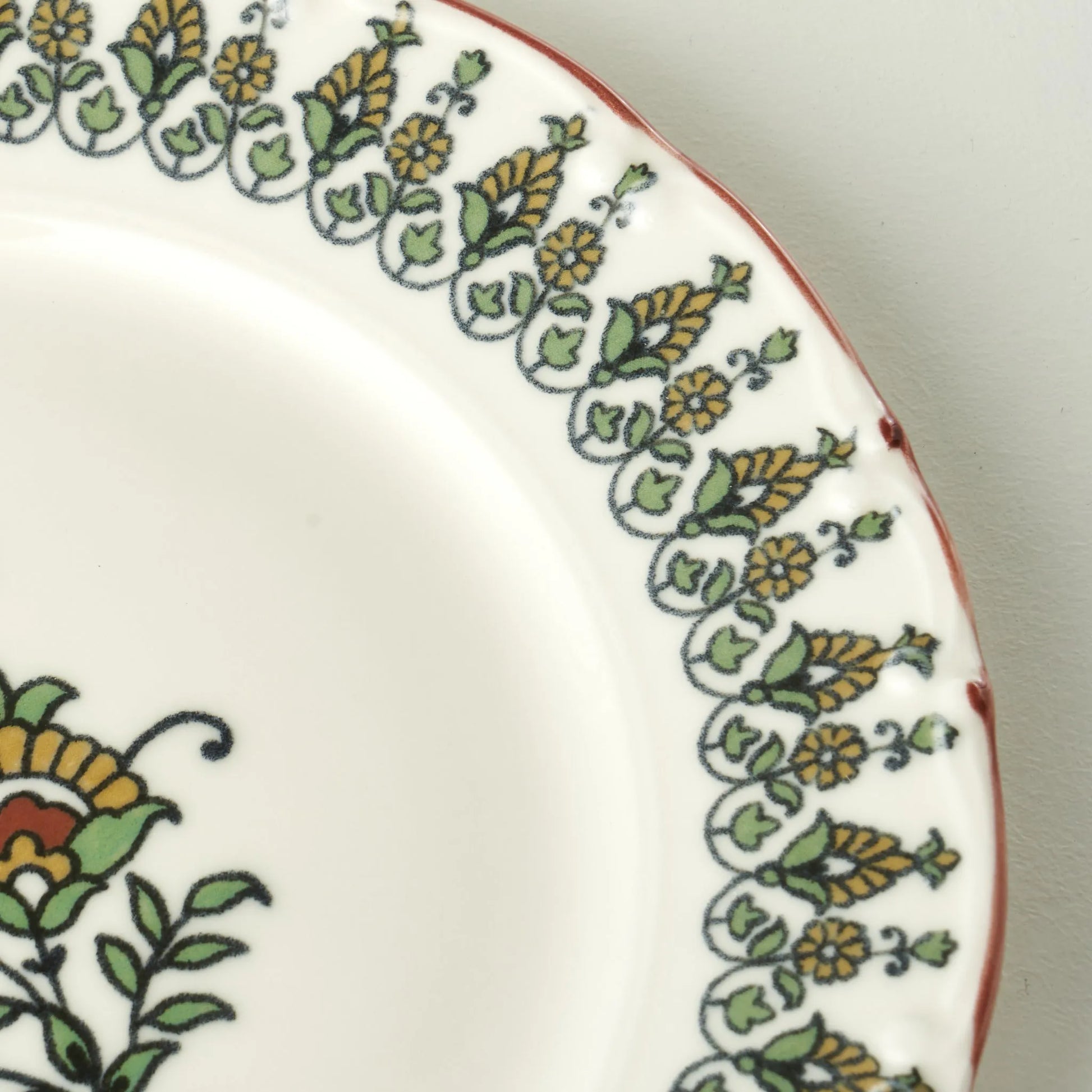 Indian 24 Piece Porcelain Dinnerware Set detail view