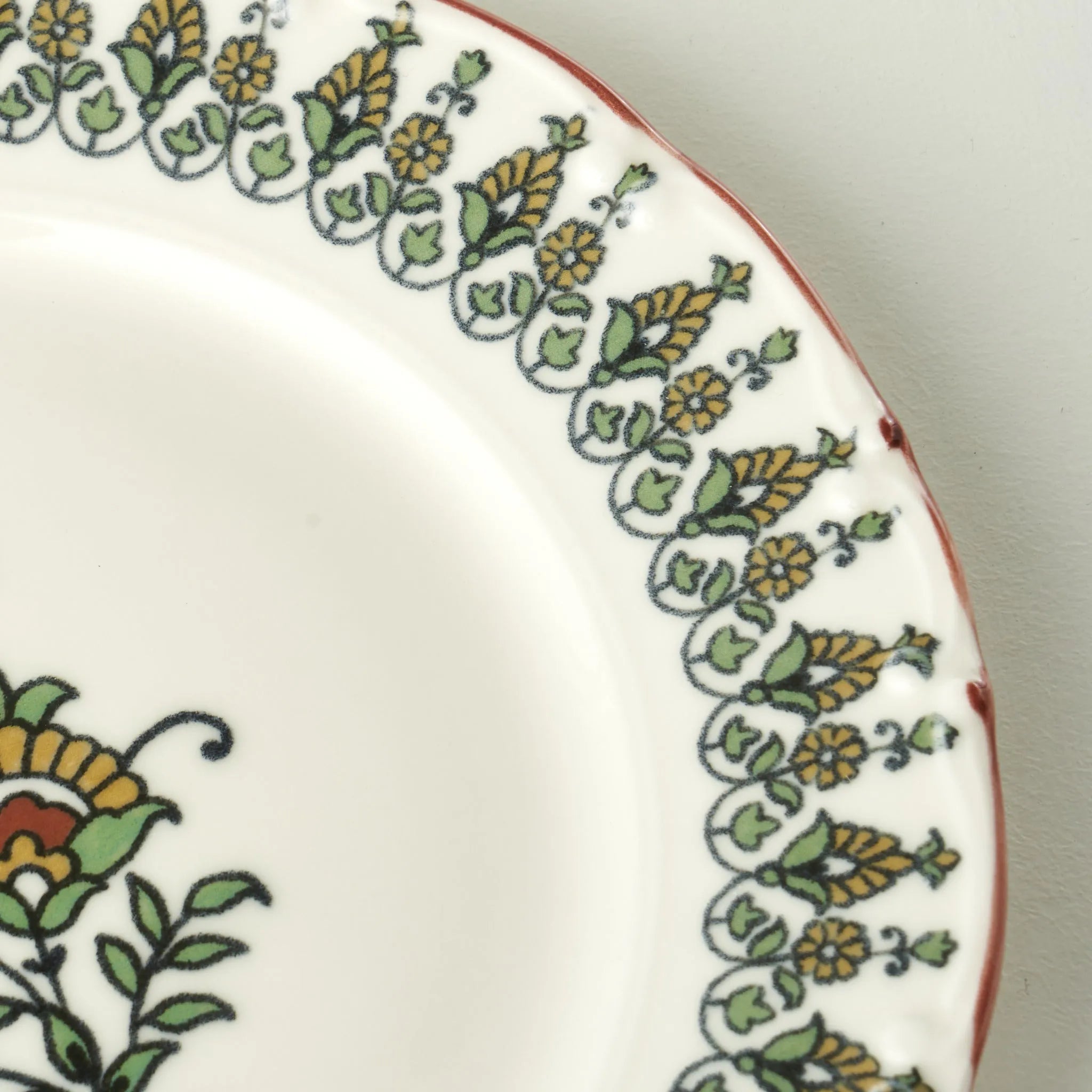 Indian 24 Piece Porcelain Dinnerware Set detail view