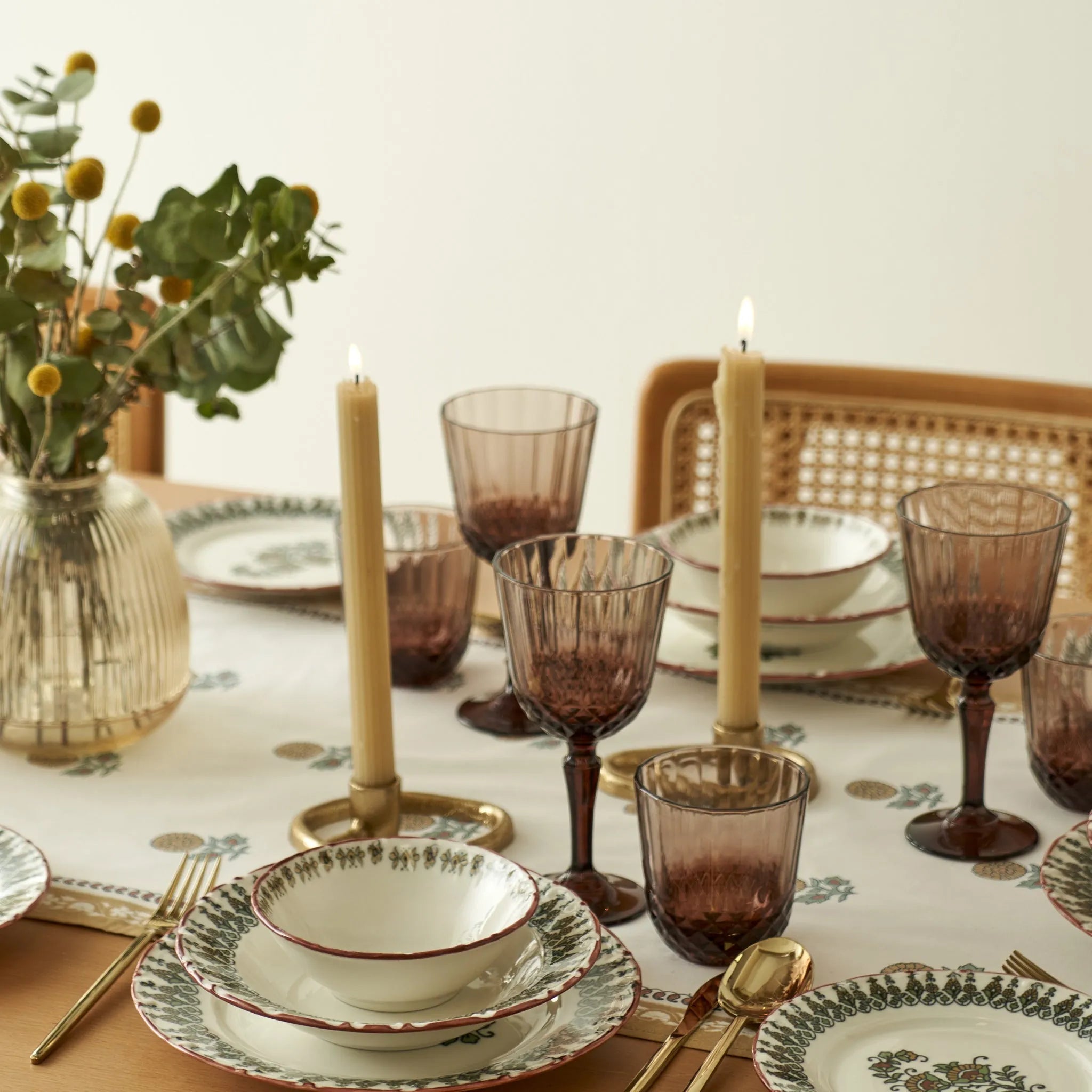 Indian 24 Piece Porcelain Dinnerware Set design detail