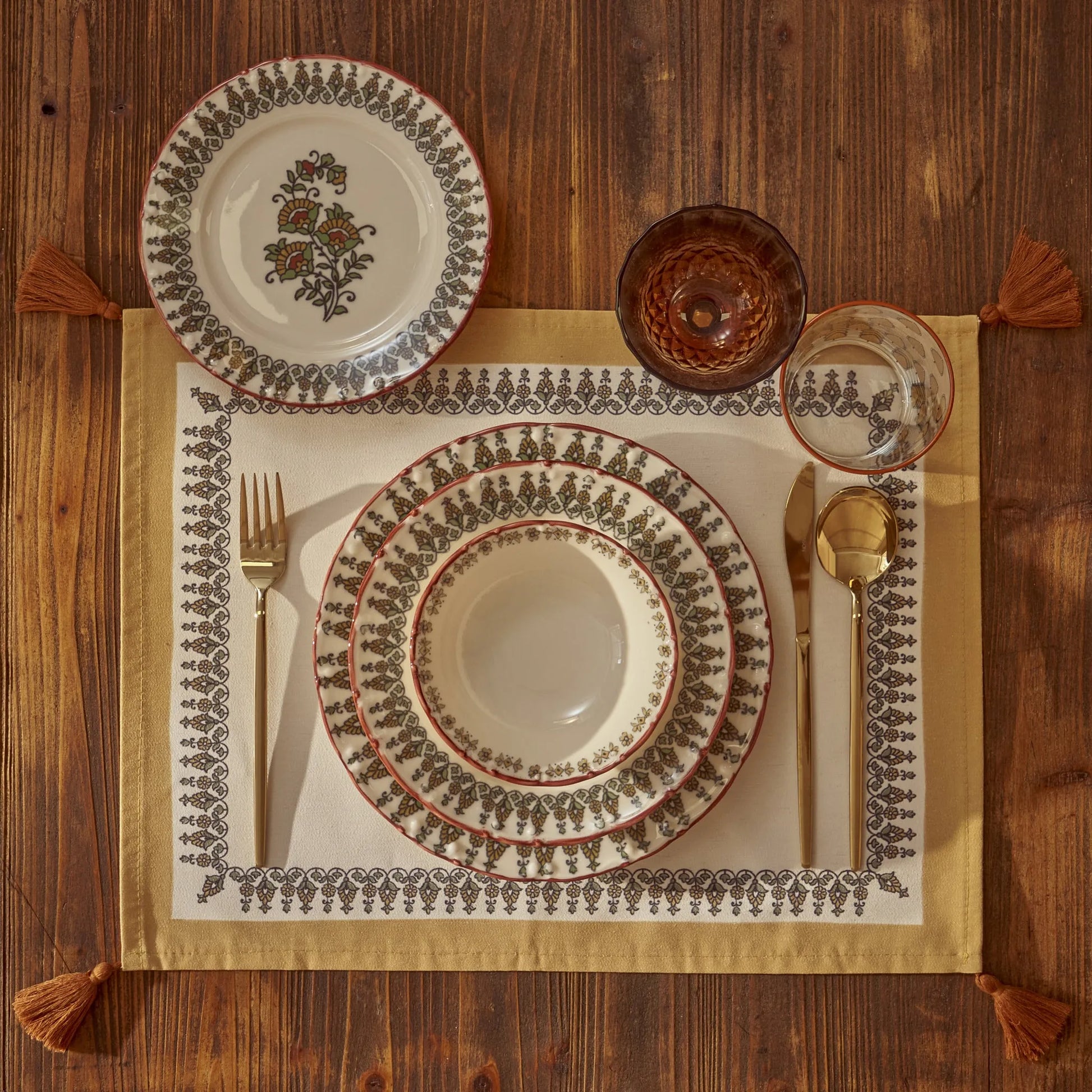 Indian 24 Piece Porcelain Dinnerware Set additional view
