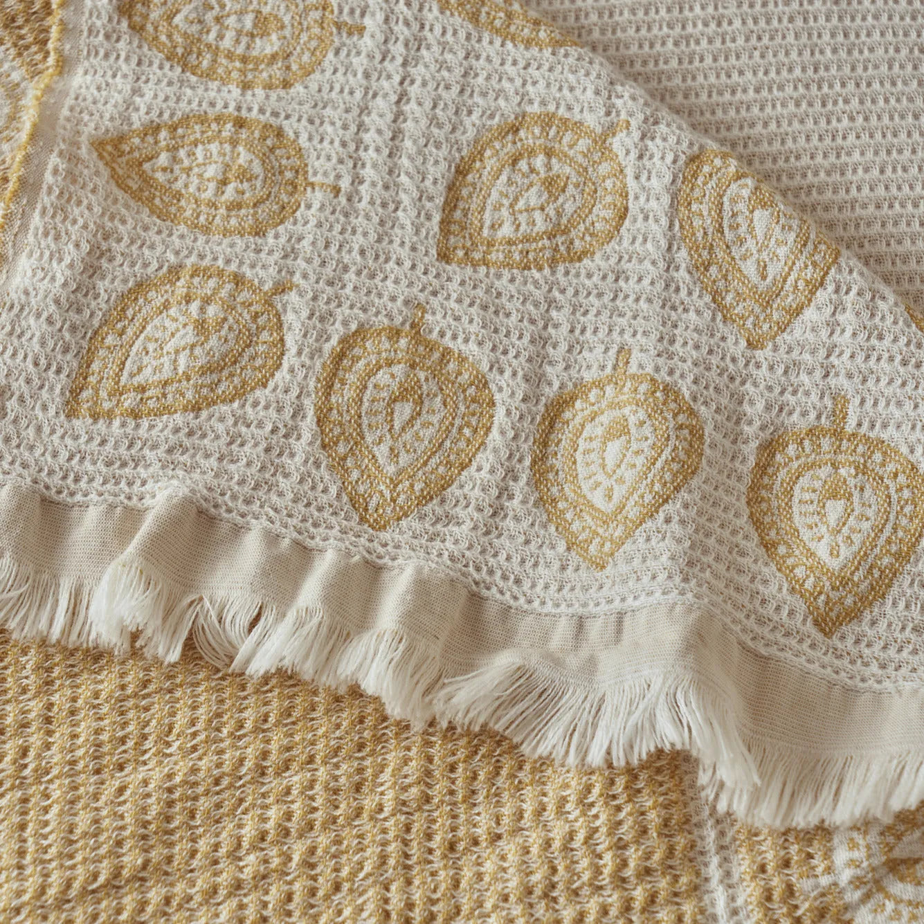 Indian Art Cotton Jacquard Coverlet Set with Shams – Queen Size texture detail
