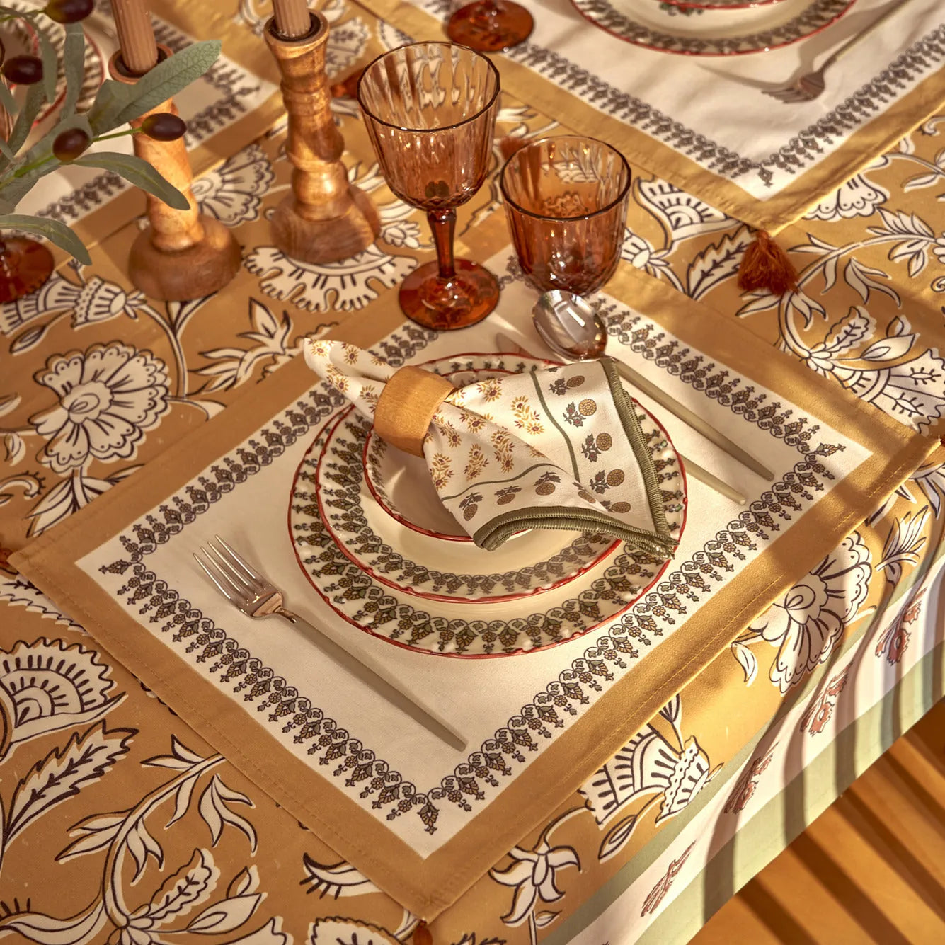 Indian Cotton Placemat with Corner Tassels texture detail
