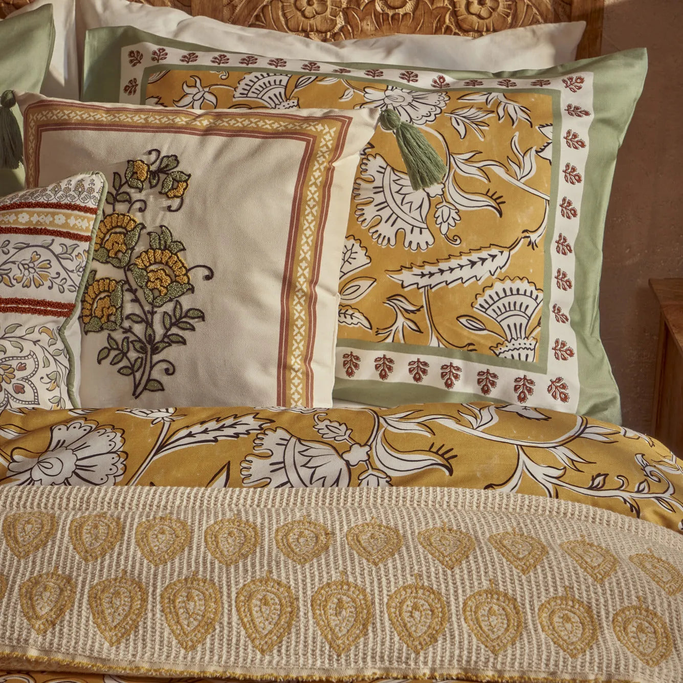 Indian Cotton Sateen Duvet Set side view