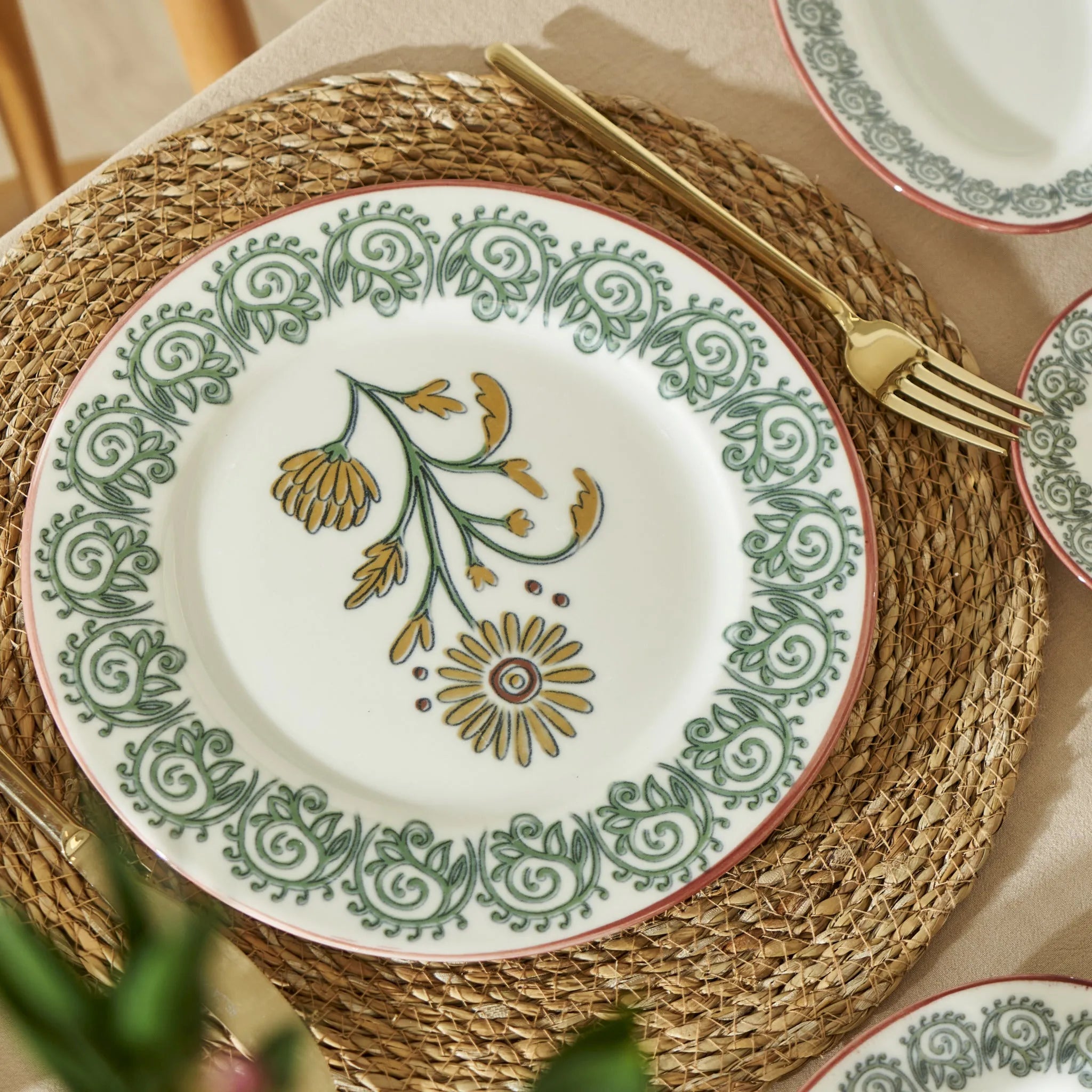 Indian Flower Porcelain Dinner Plate detail view
