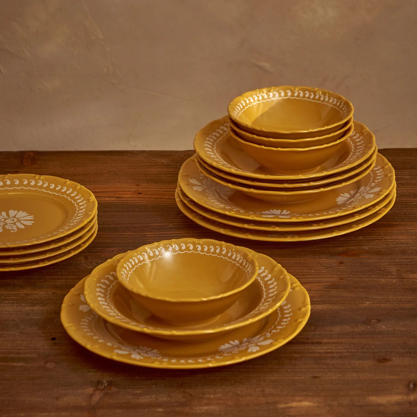 Indian Porcelain Soup Bowl - Mustard texture detail