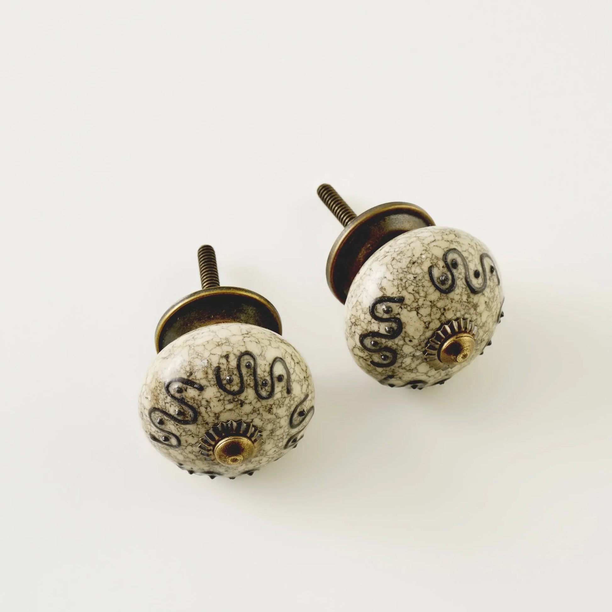 Izzy Ceramic Cabinet Knobs (Set of 2) texture detail