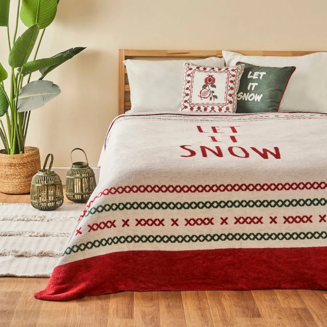 Jolly 'Let It Snow' Large Fleece Blanket