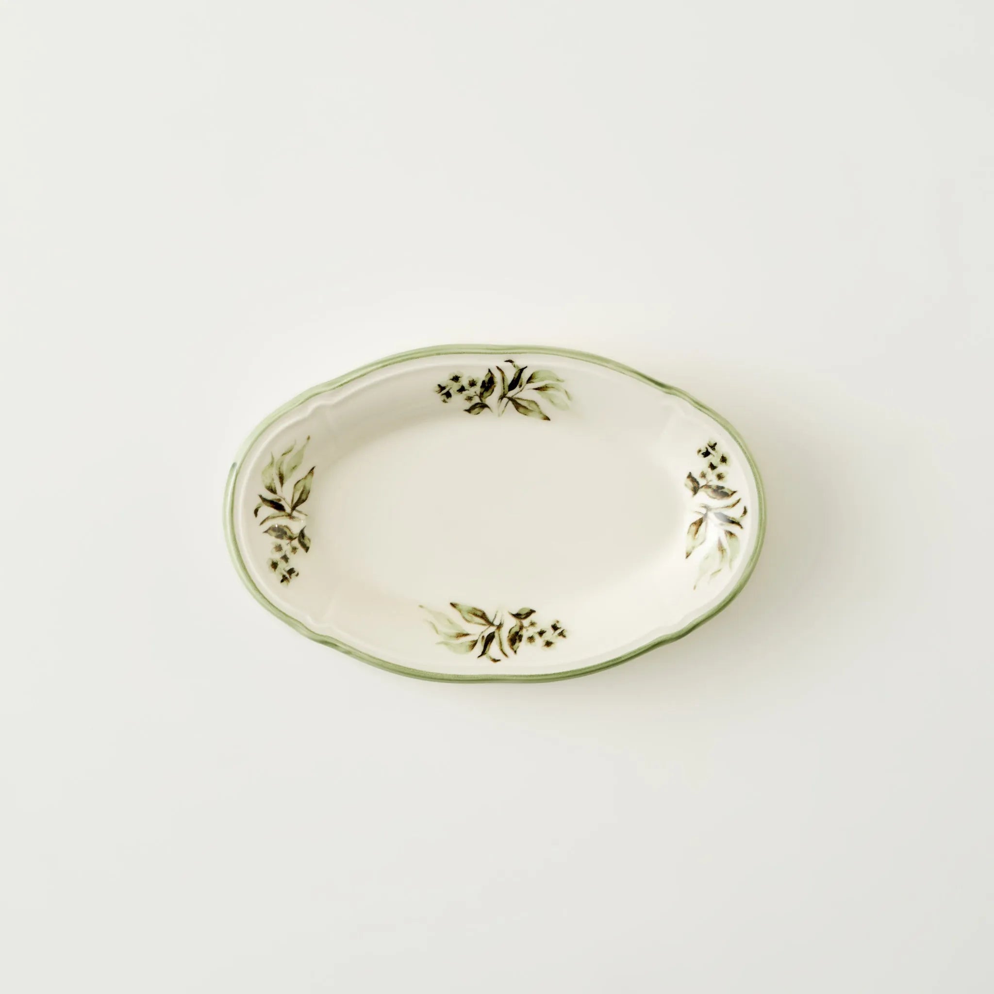 Julia 26 Piece Breakfast Set side view
