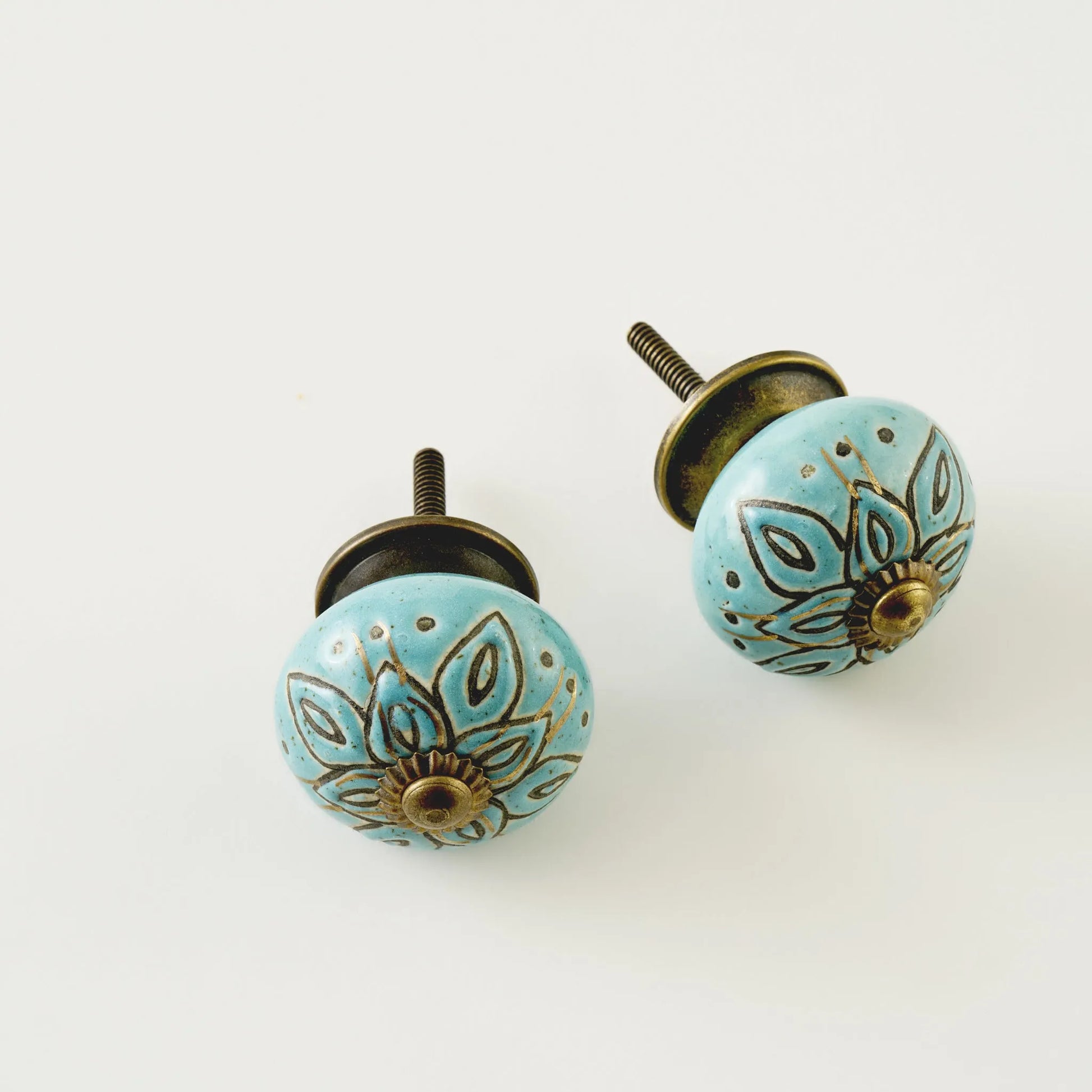 Kai Ceramic Cabinet Knobs (Set of 2) texture detail