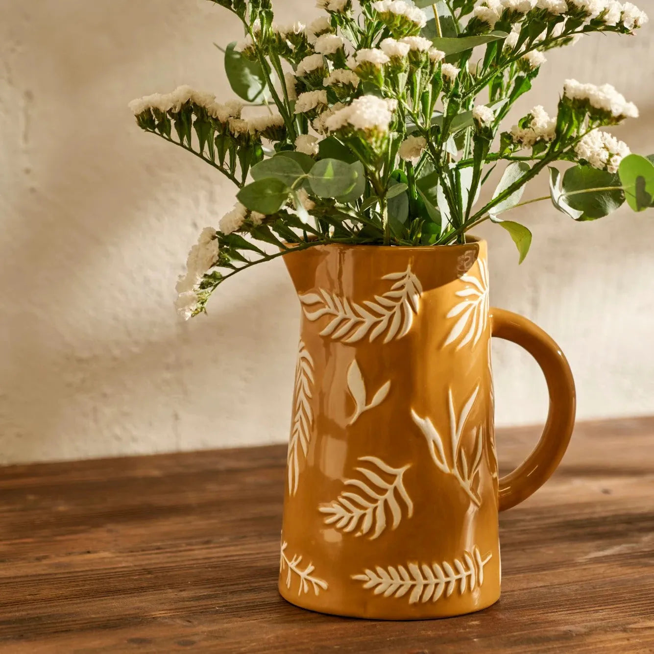 Leaf Decorative Dolomite Vase detail view